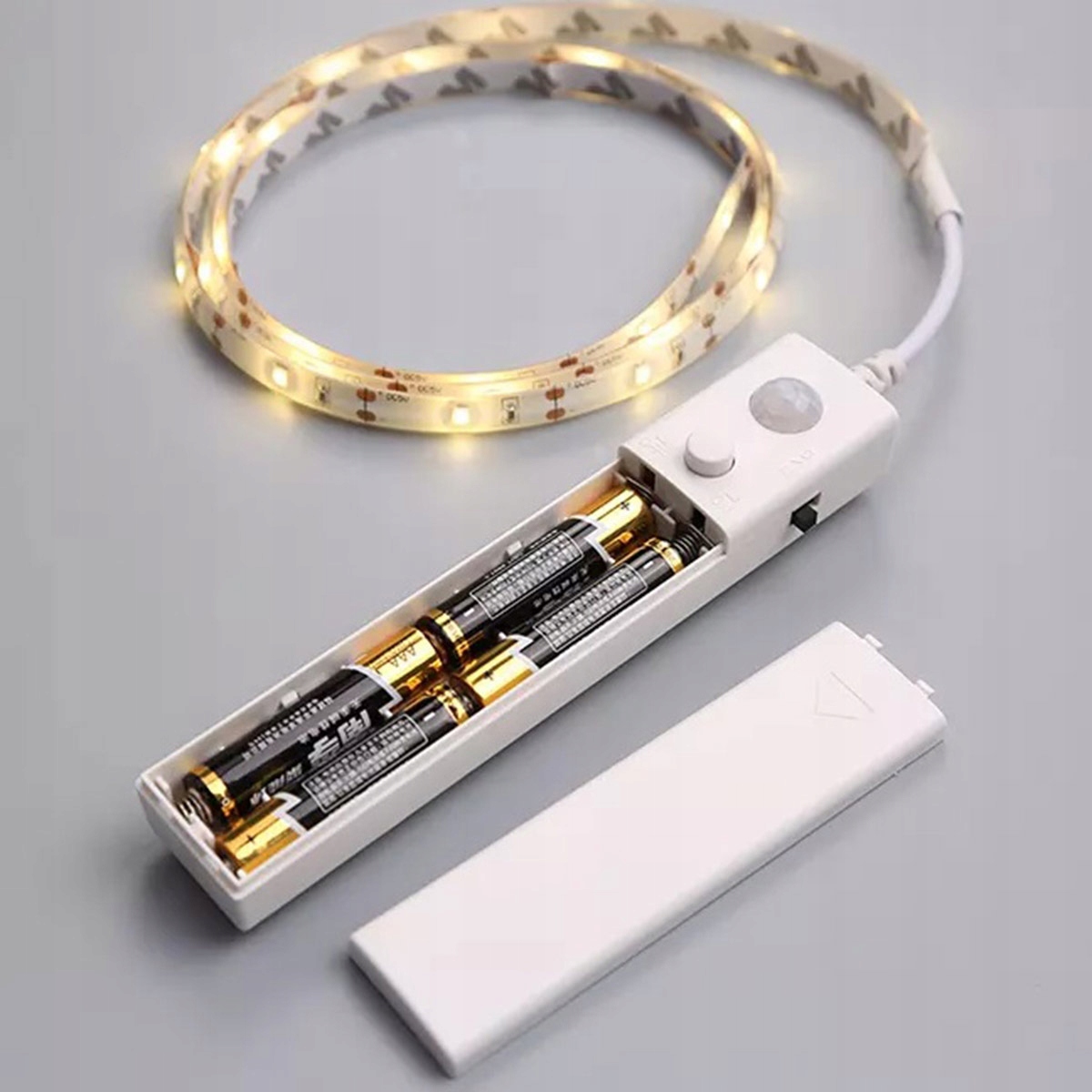 ZD94 TAŚMA LED SENSOR RUCHU 4x BATERIE BIAŁA 2M Długość 2 m