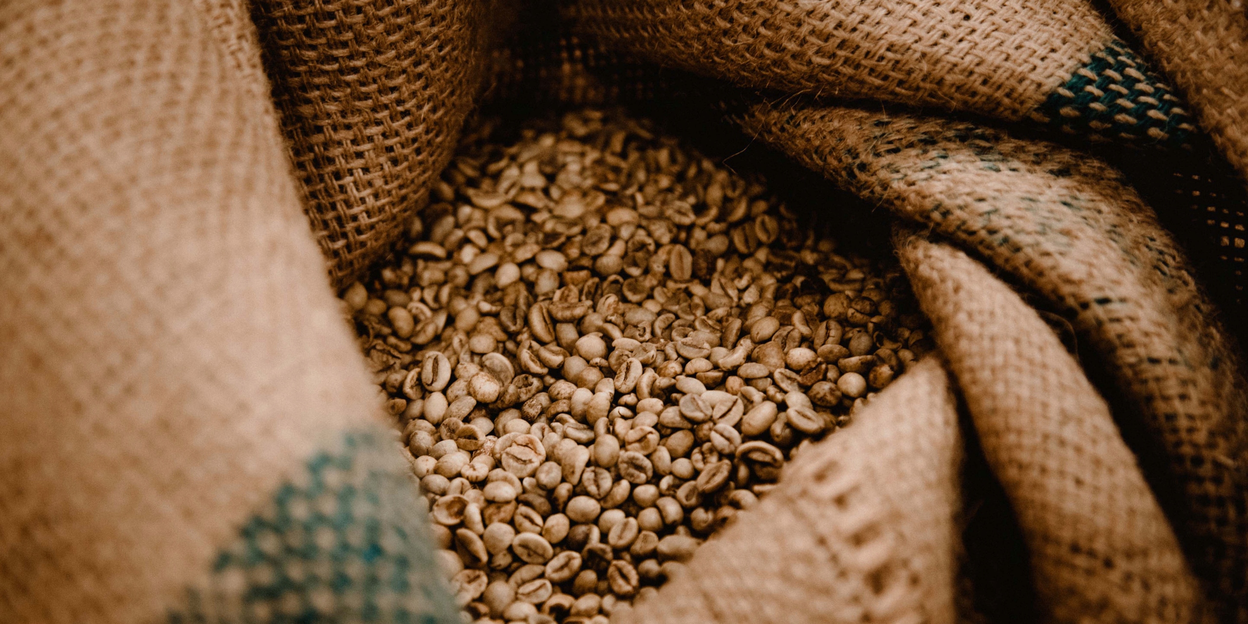 EKSPRES SAECO NEW ROYAL PLUS 2020 + KAWA KRAFTOWA Ciśnienie 15 bar