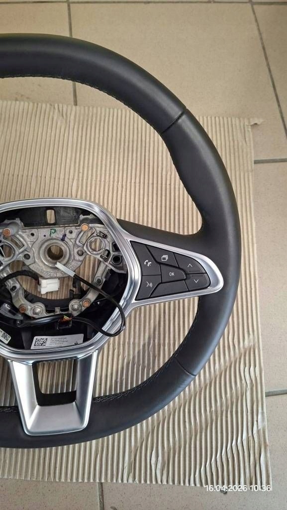 Volant Renault Captur II CLIO V 484006274R Comme Neuf!