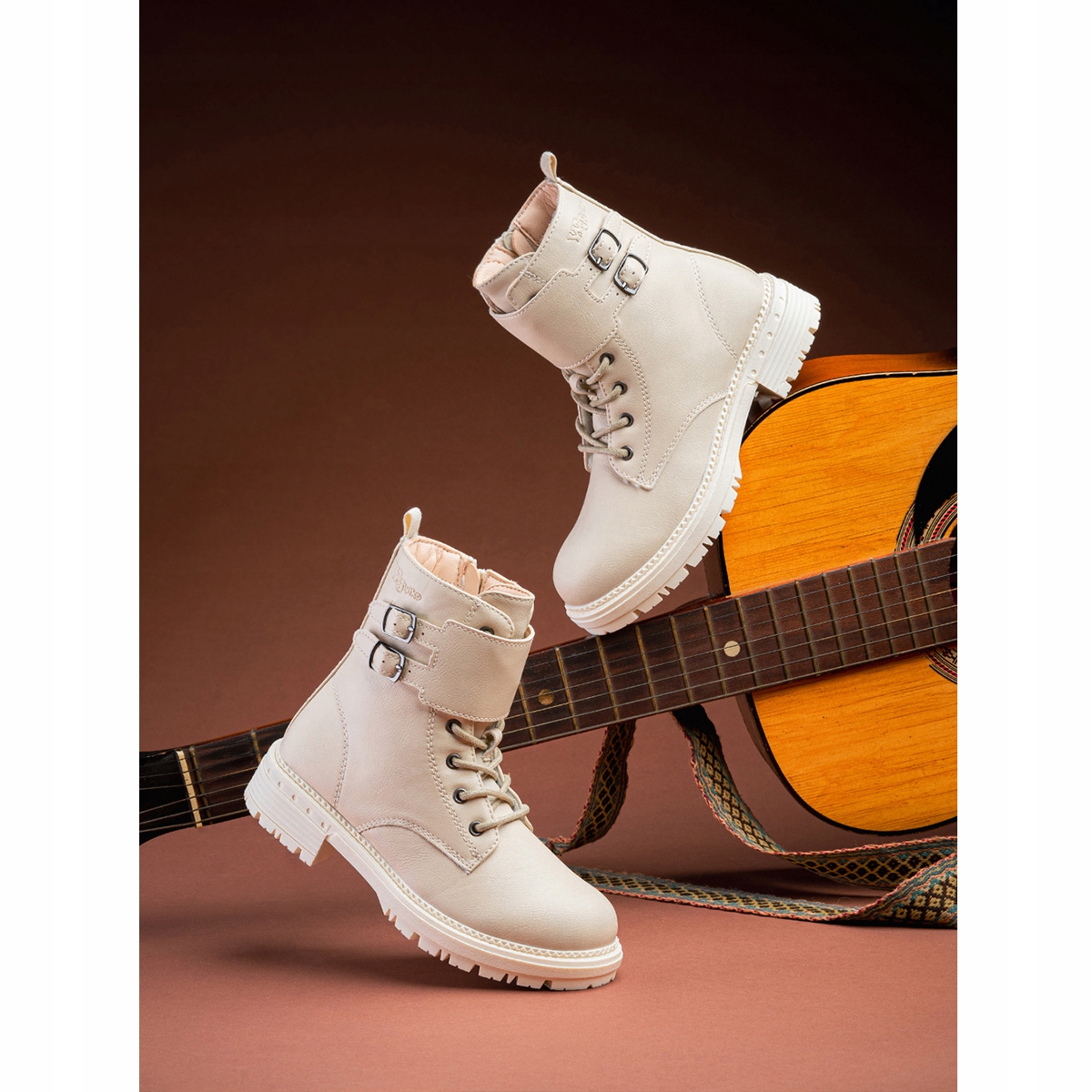 Trzewiki lekkie sztyblety modne botki zgrabne ocieplane SUWAK Wojtyłko Kolor beżowy