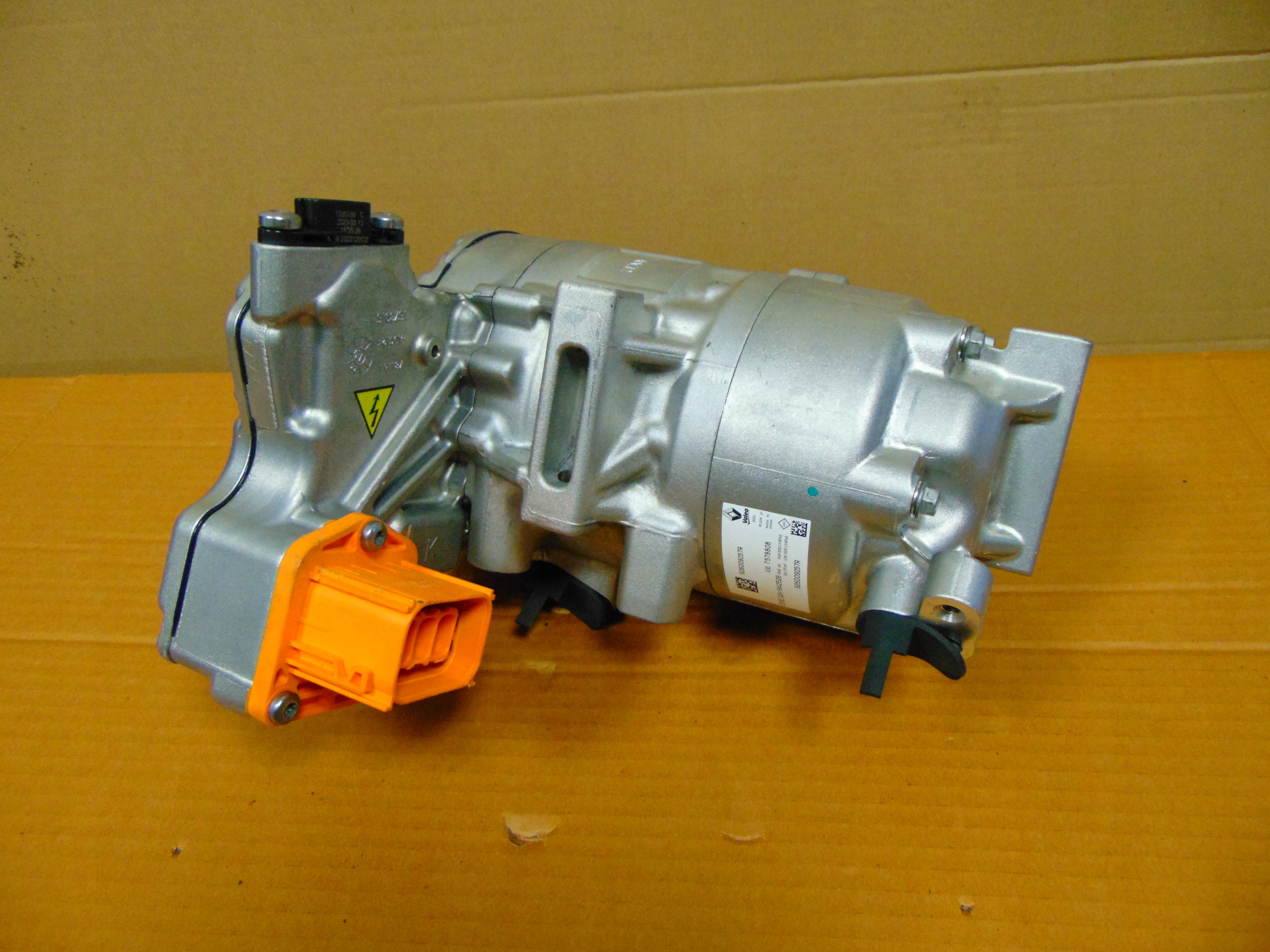 компрессор кондиционера renault AUSTRAL 926009057R