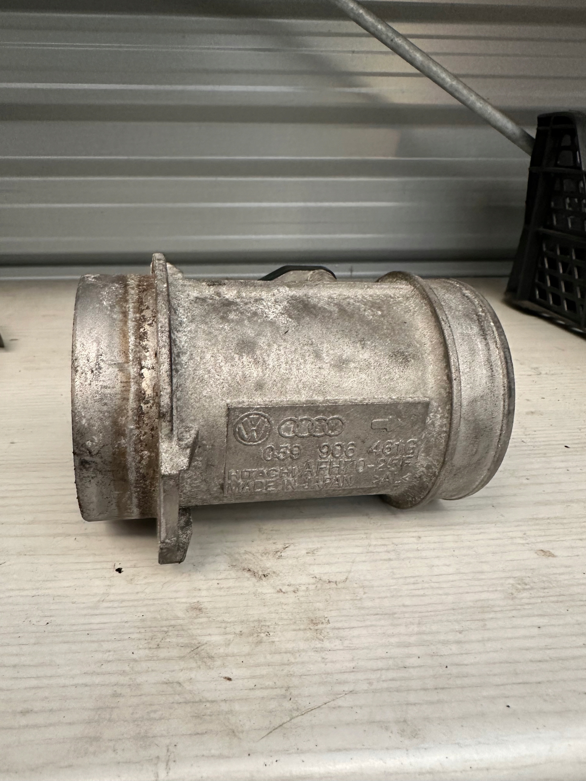 VW PASSAT B5 LIFT flow meter 2.5TDI 059906461G