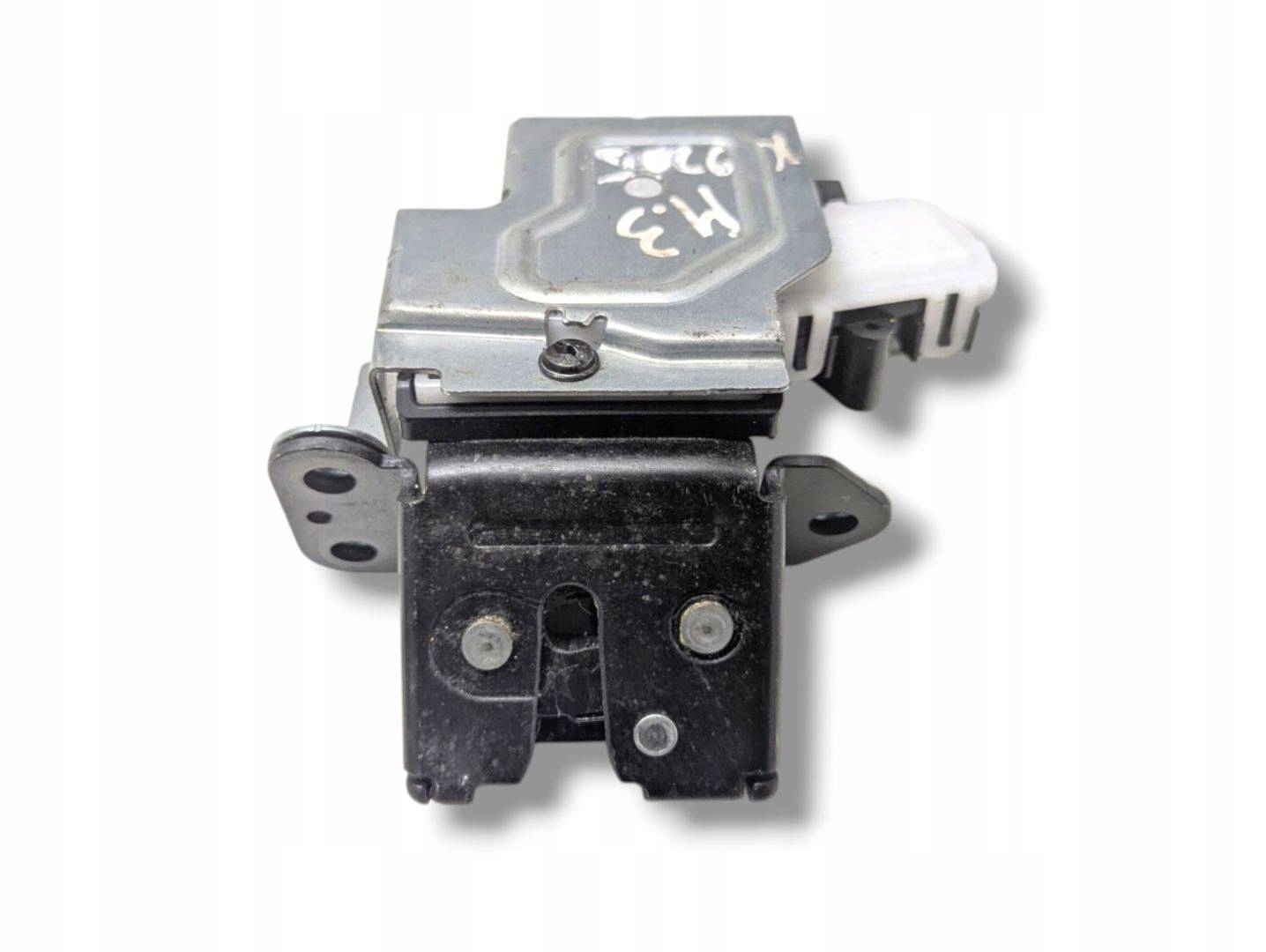 lock bonnet boot Mazda 3 2 BL 2010 BBT9-62-310B