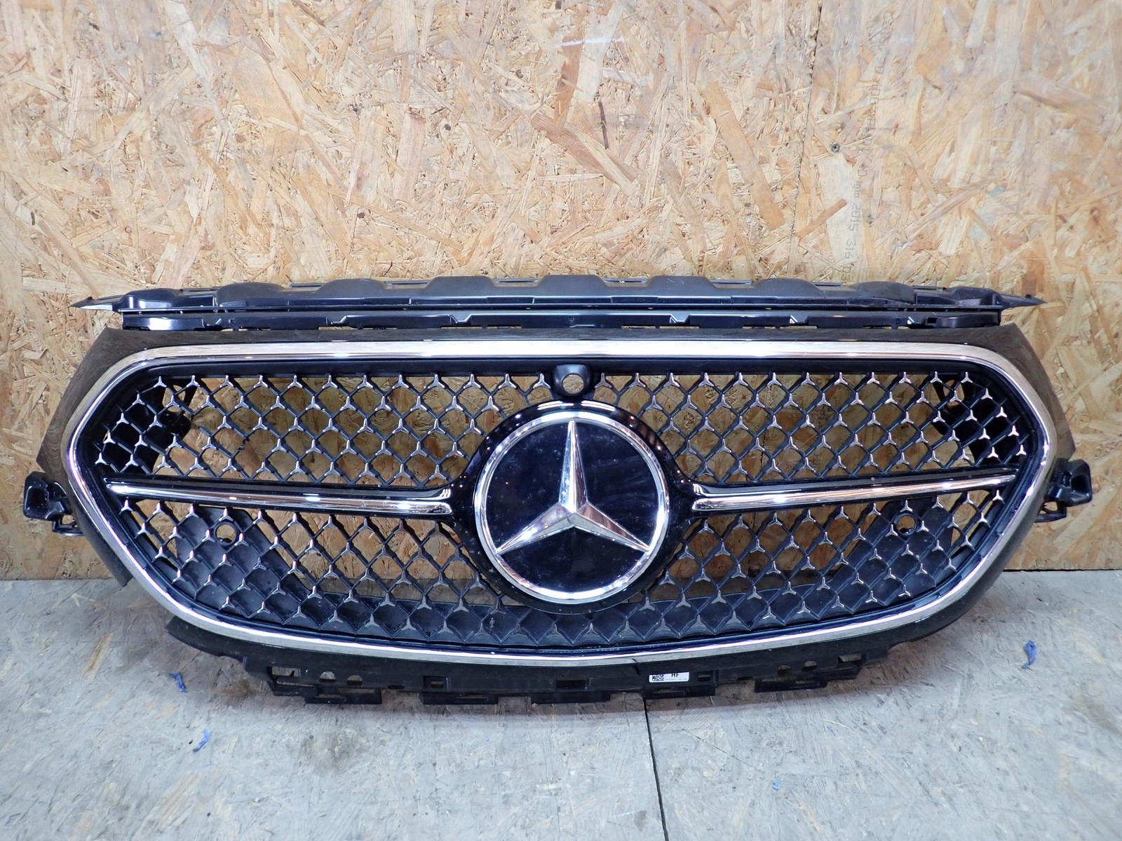 Grill MERCEDES E KLASA 214 2023- A2148805300