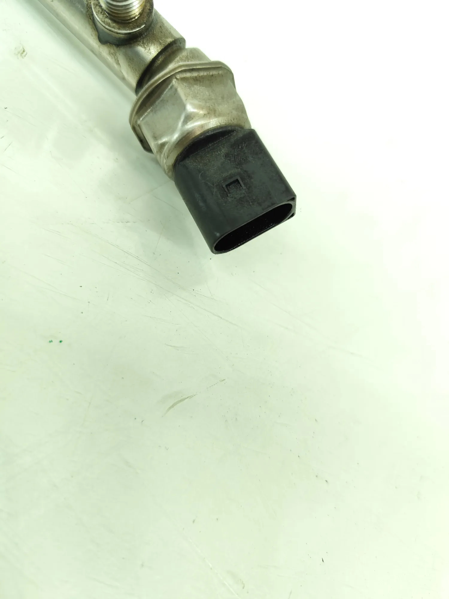 распределитель Топлива BMW 7 2011 7547599