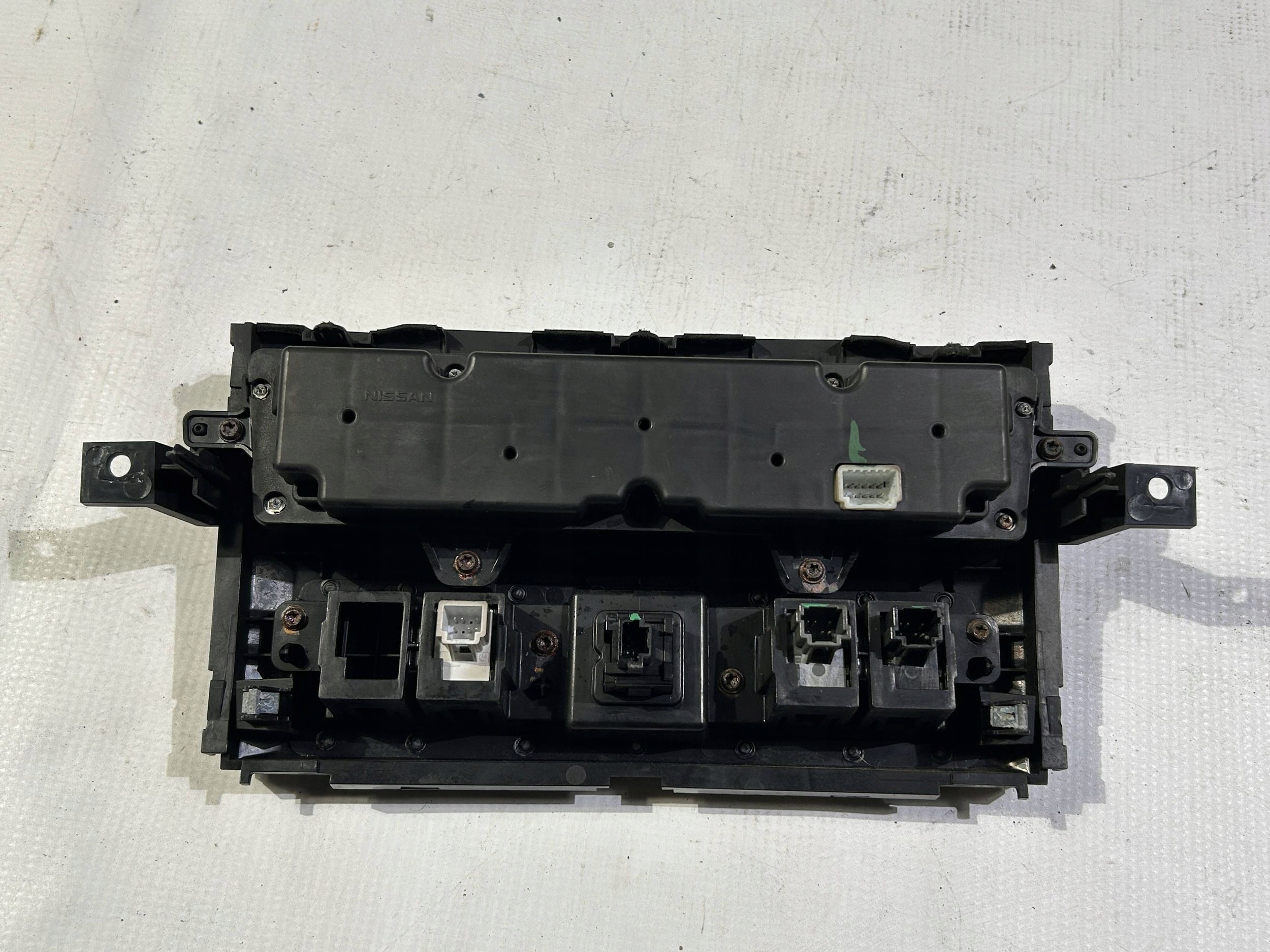 Panel module control unit of the air conditioning Nissan Titan 2016r