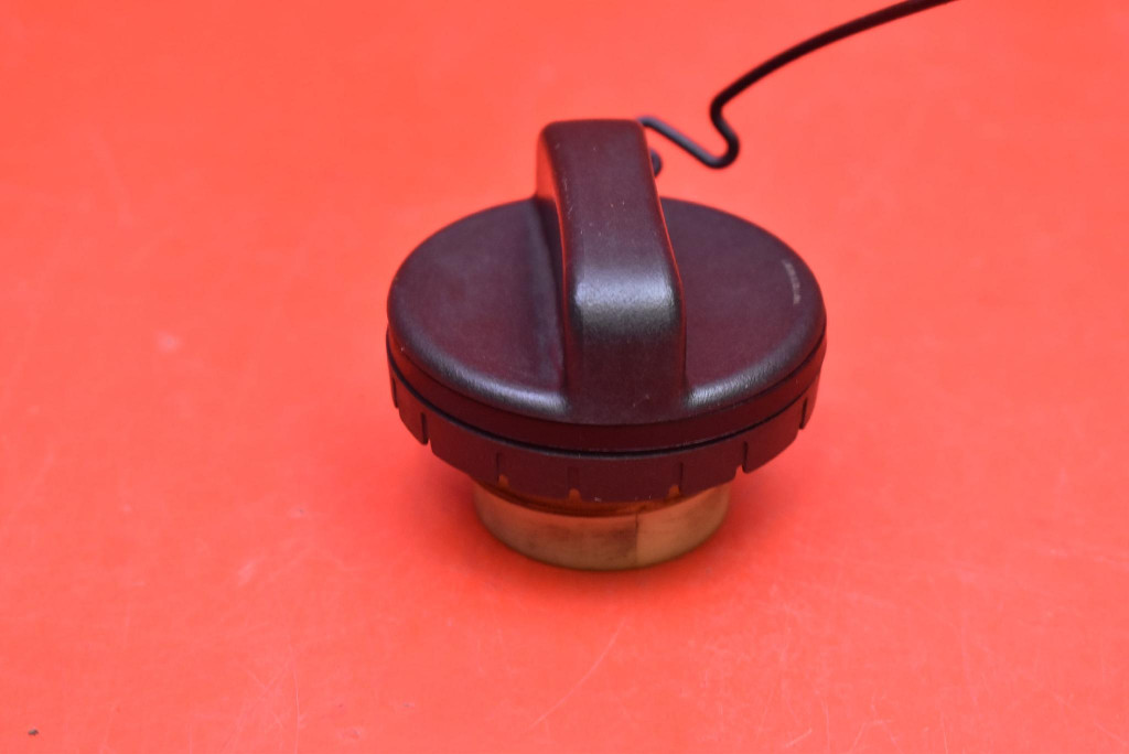 KOREK WLEWU PALIWA TOYOTA YARIS 3 III 10-14 Typ silnika Benzyna