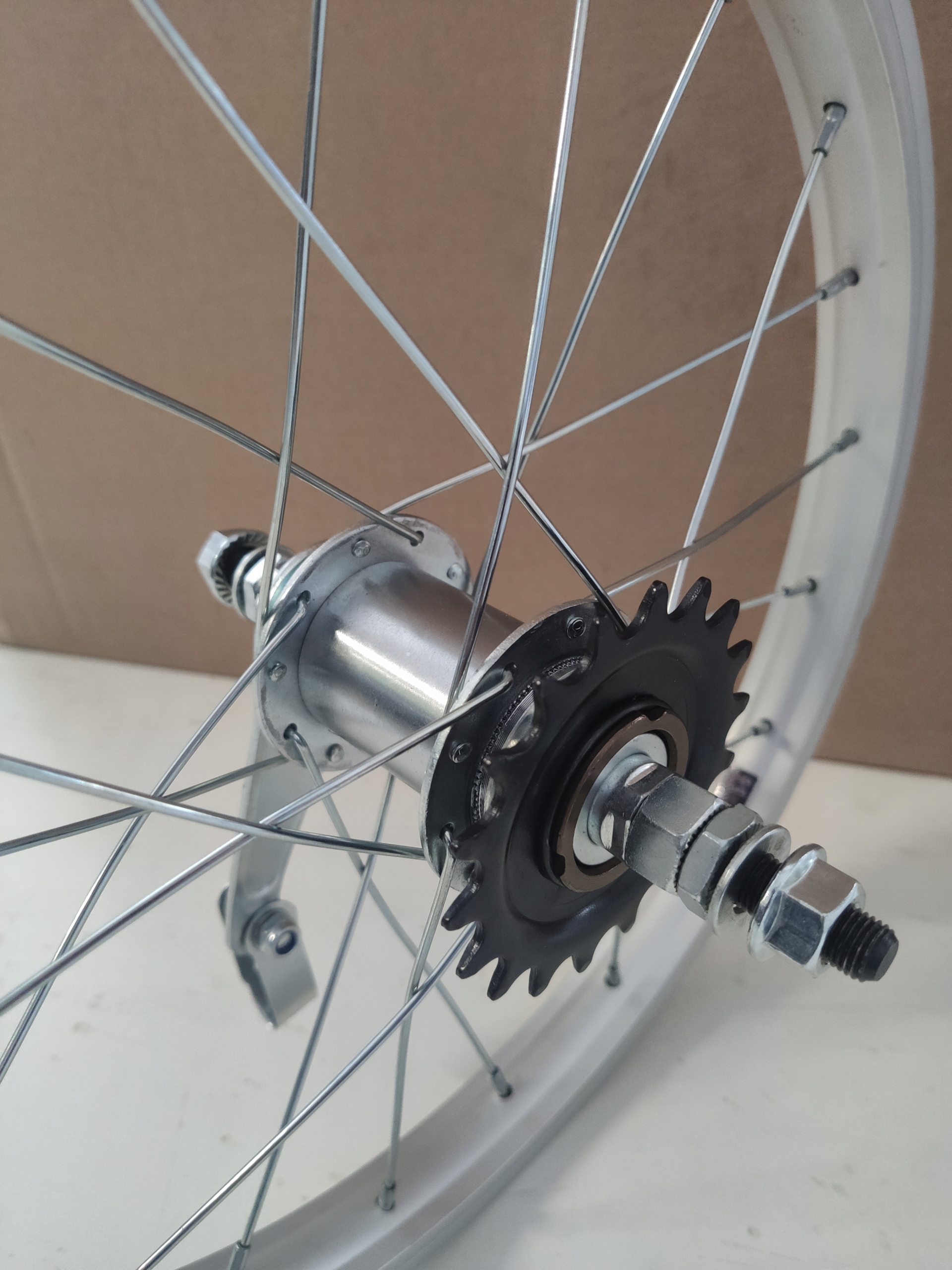 Koło 16 tył torpedo obręcz alu. z piastą torpedo EAN (GTIN) 5902884915287