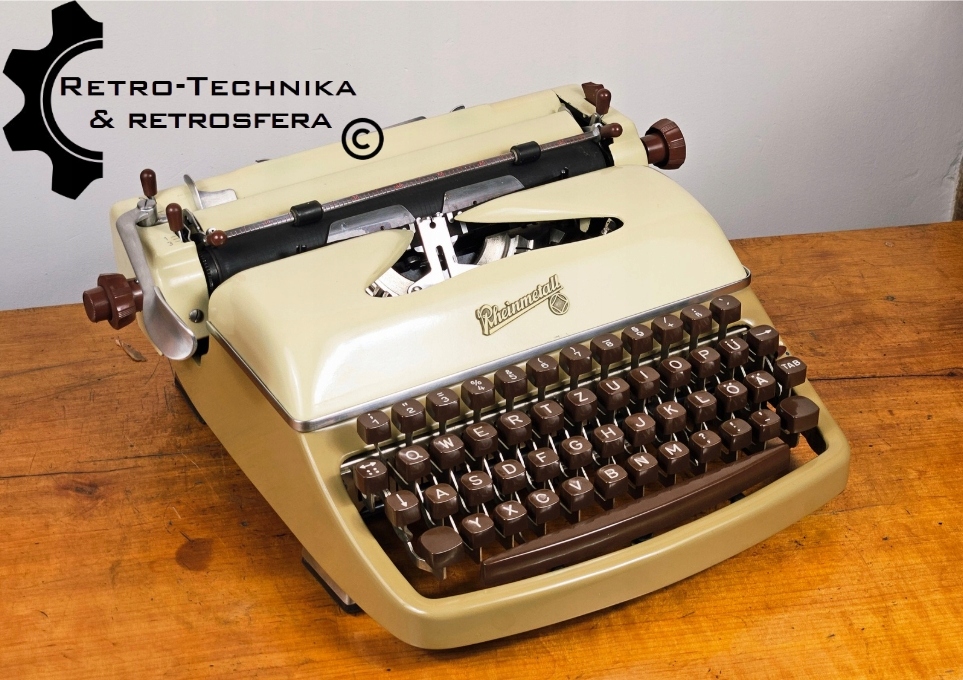 DOSKONALE PRZENTUJĄCA SIĘ MASZYNA DO PISANIA RHEINMETALL KST