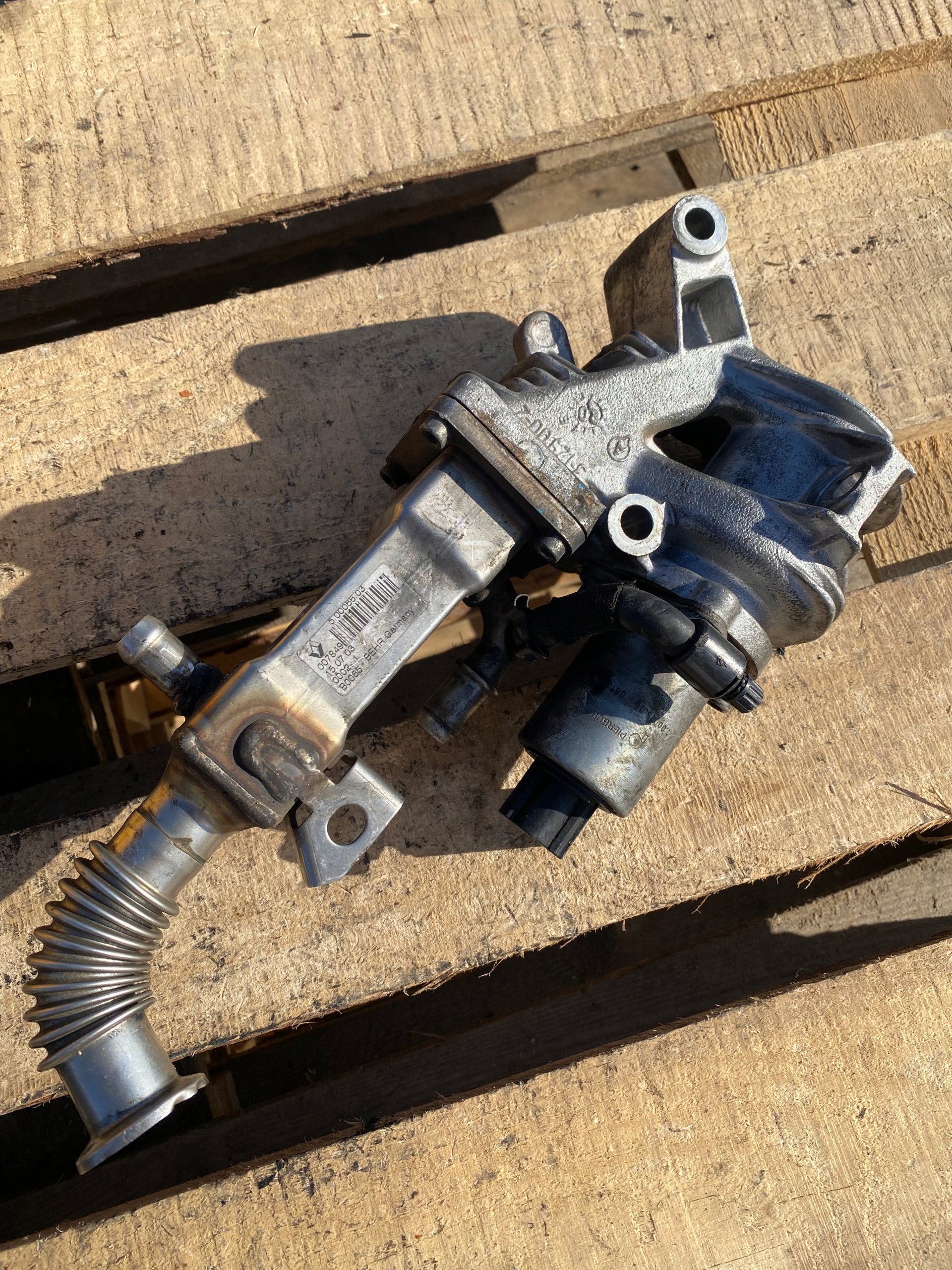 AGR-Ventil RENAULT TRAFIC OPEL RENAULT H7700107471 8200316949