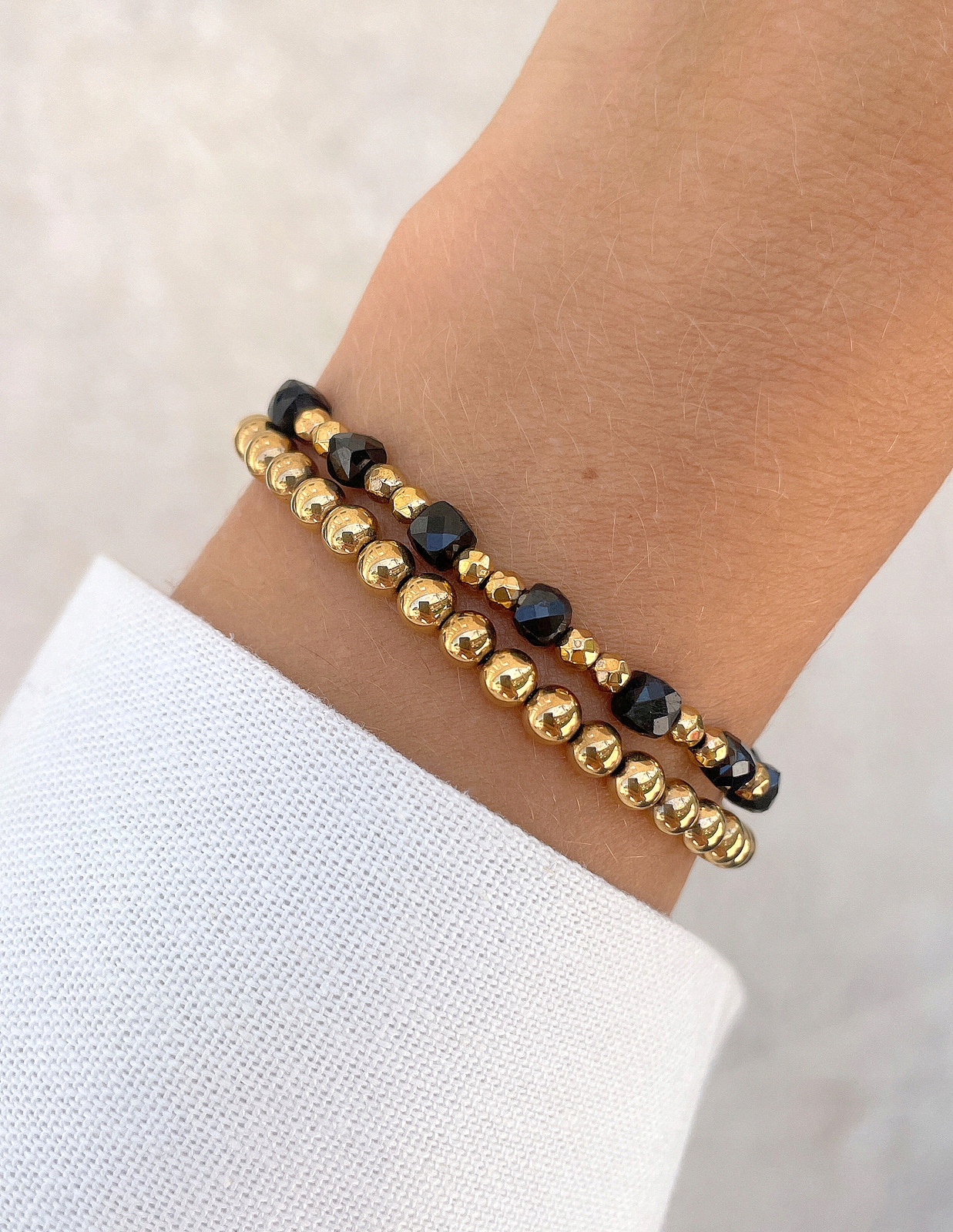 Náramky na gumičce – tyrkysové s hematitem, 15 cm