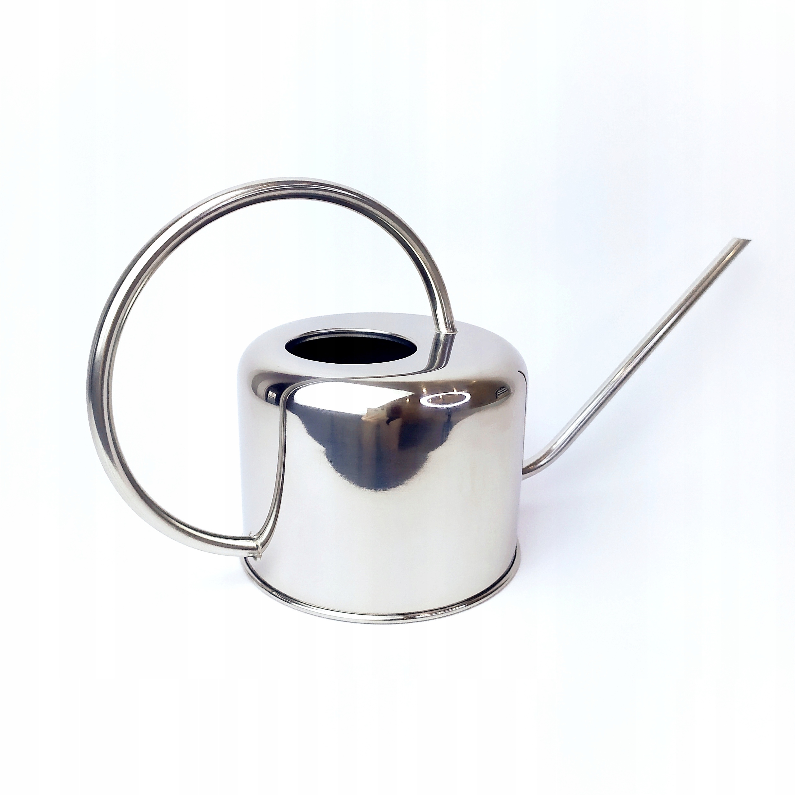 

Srebrna ozdobna konewka ze stali do roślin