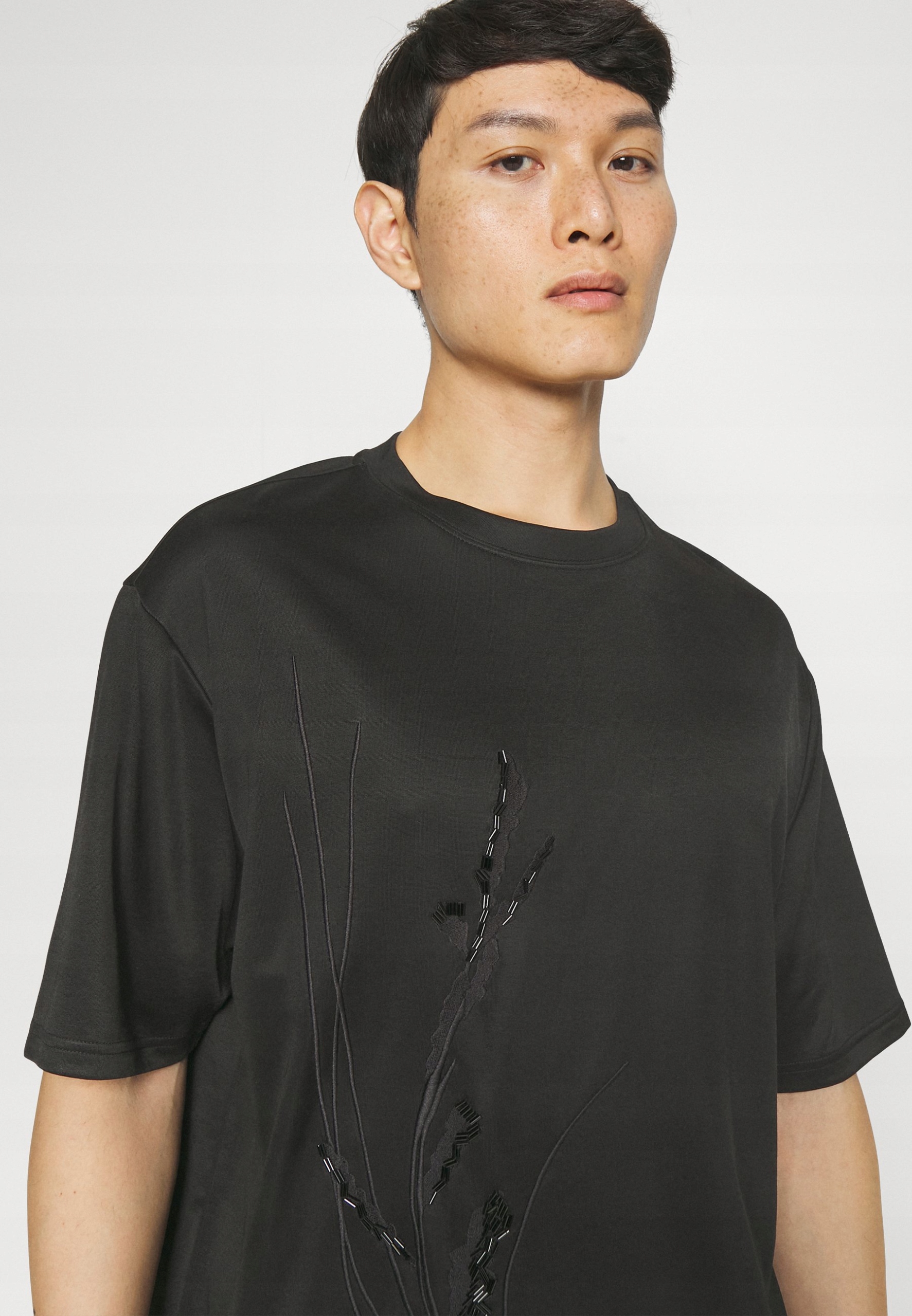 Tričko z viskózy s výšivkou Emporio Armani XL