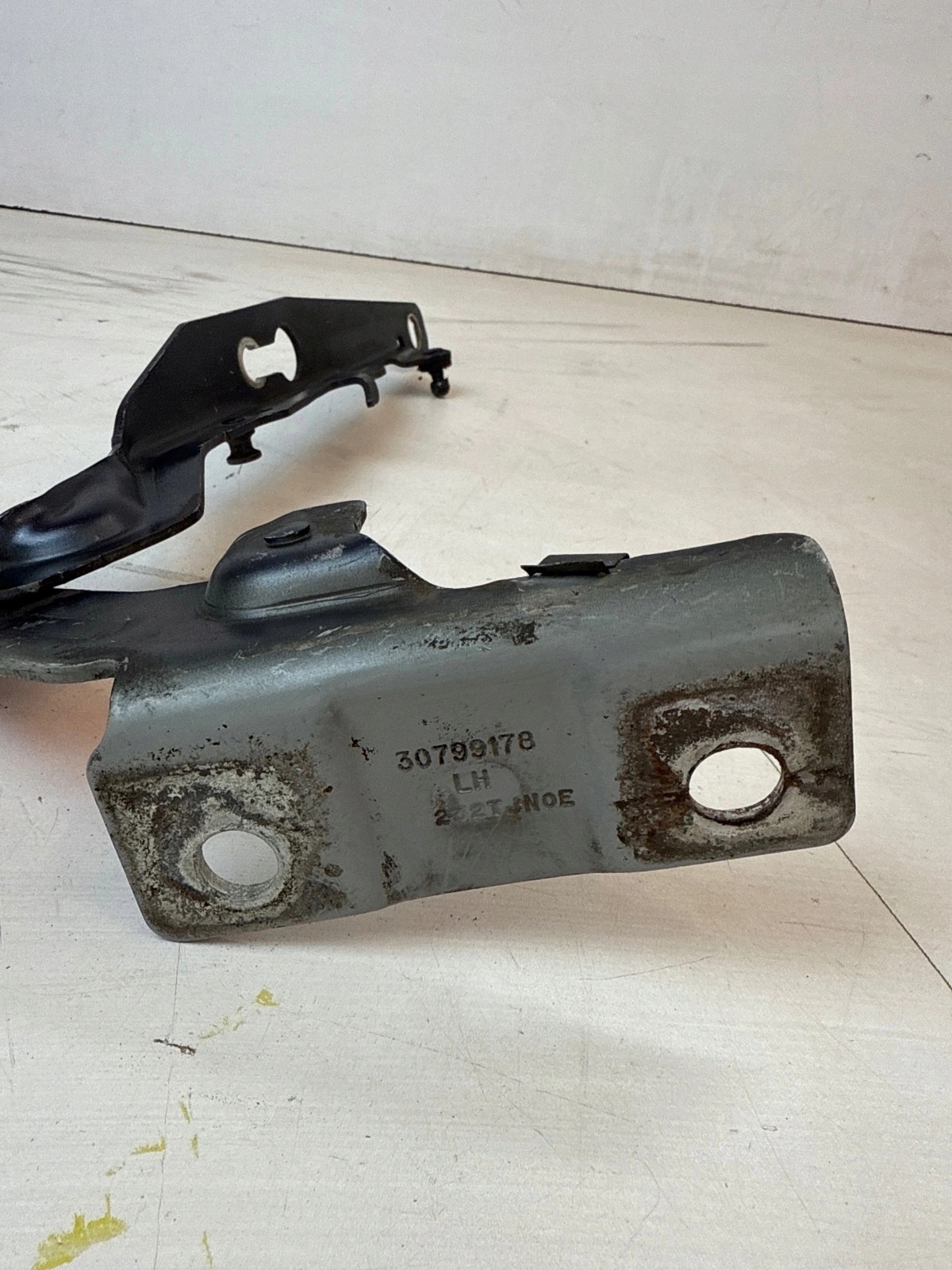 hinge bonnets front front left Volvo S60 II V60