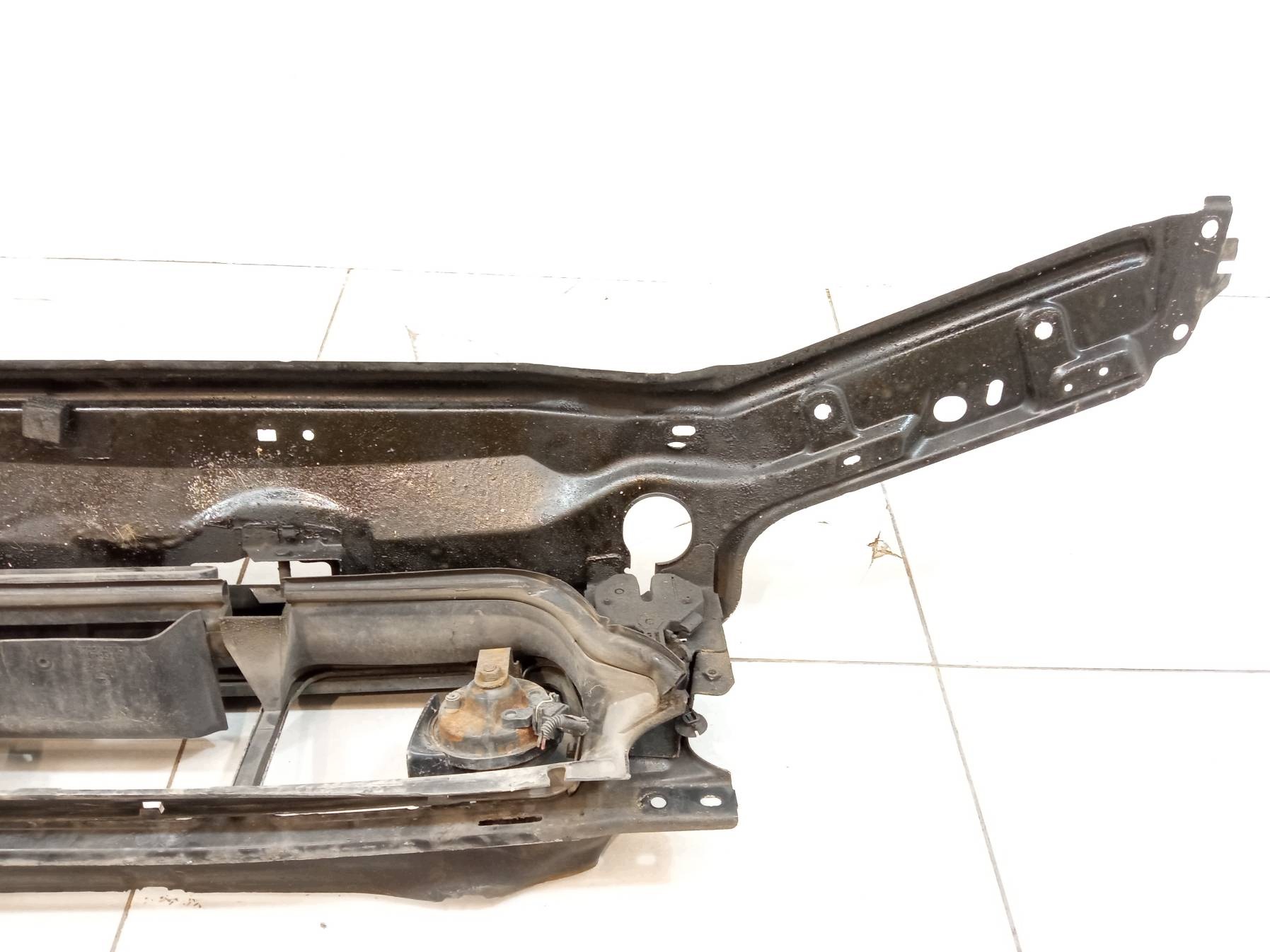 pillar of a bumper support panel for radiators upper Volvo S80 and (1998-2006)