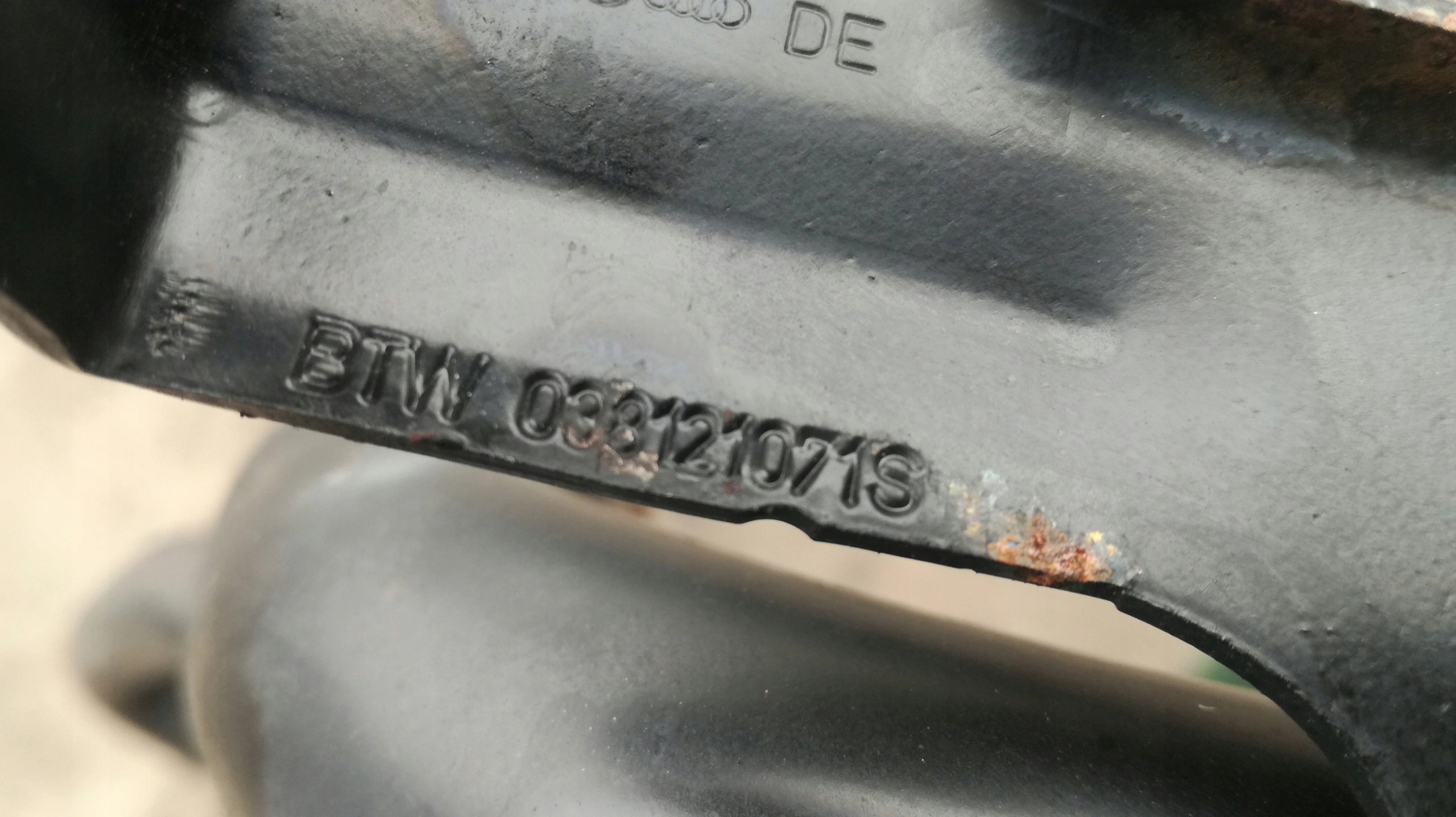 MAGISTRALA vode AUDI VW 1,9 TDI 038121071S