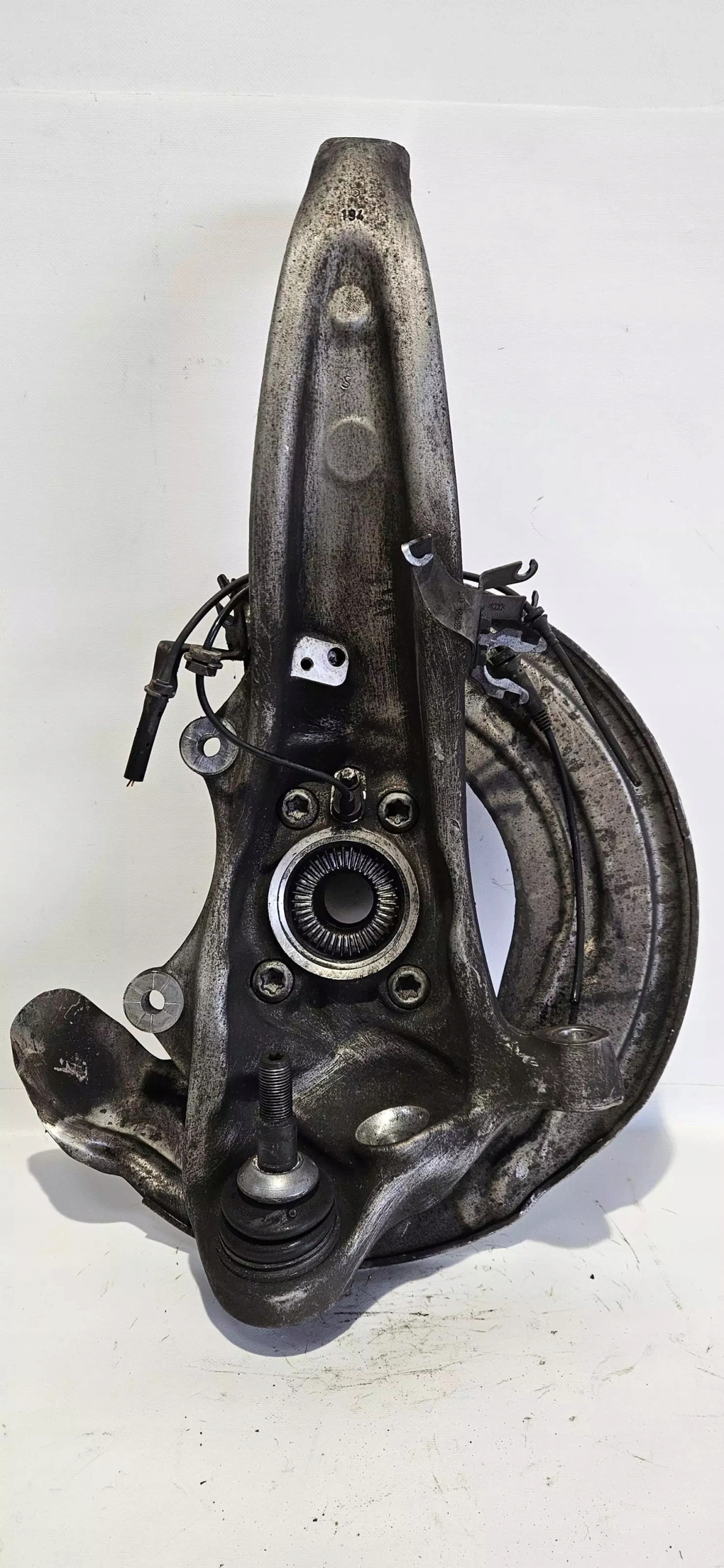 otoč čepu levý předek BMW 5 G30 17- X DRIVE