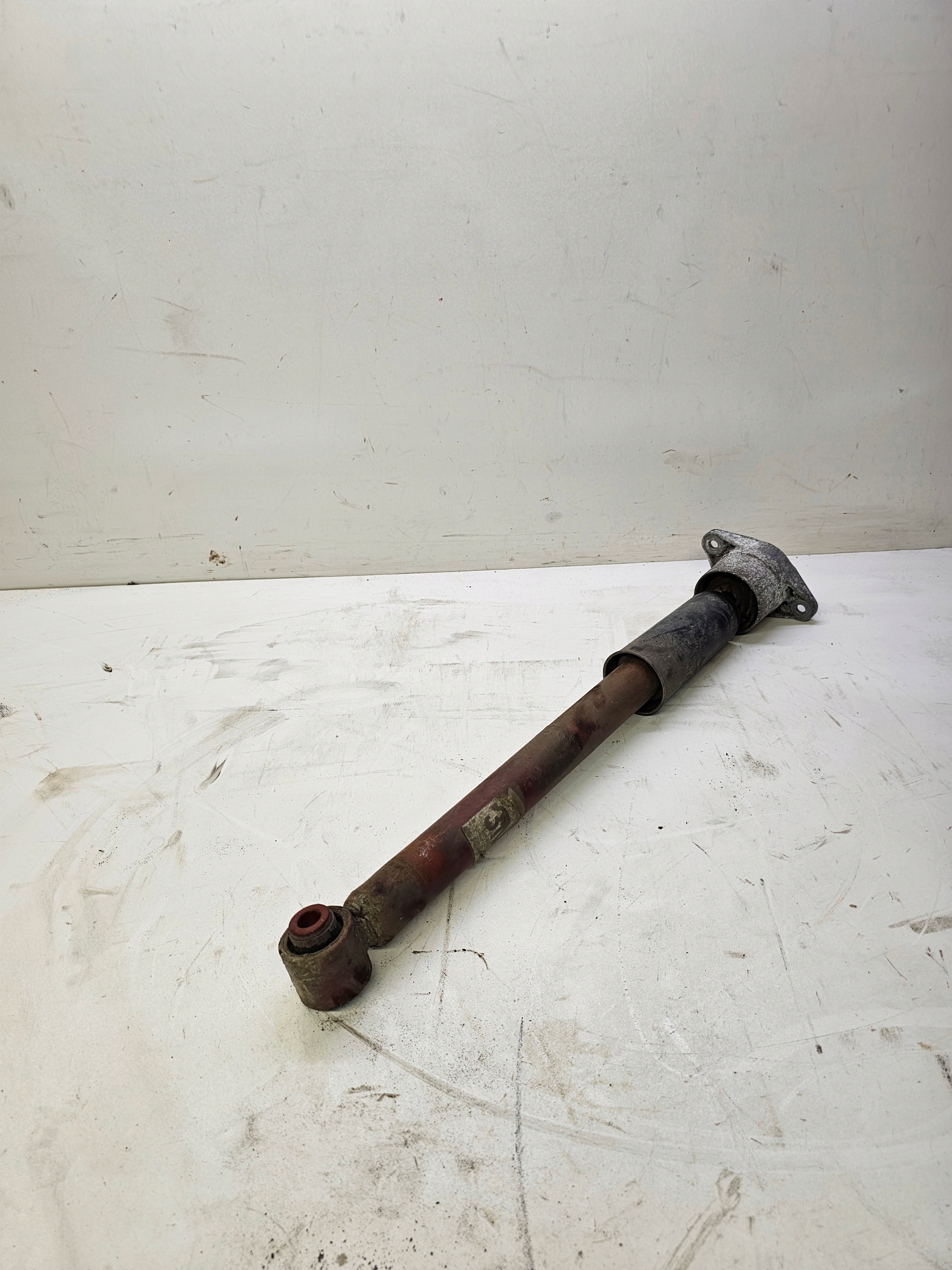 shock absorber left right rear part AUDI A4 B7 8E0513033L