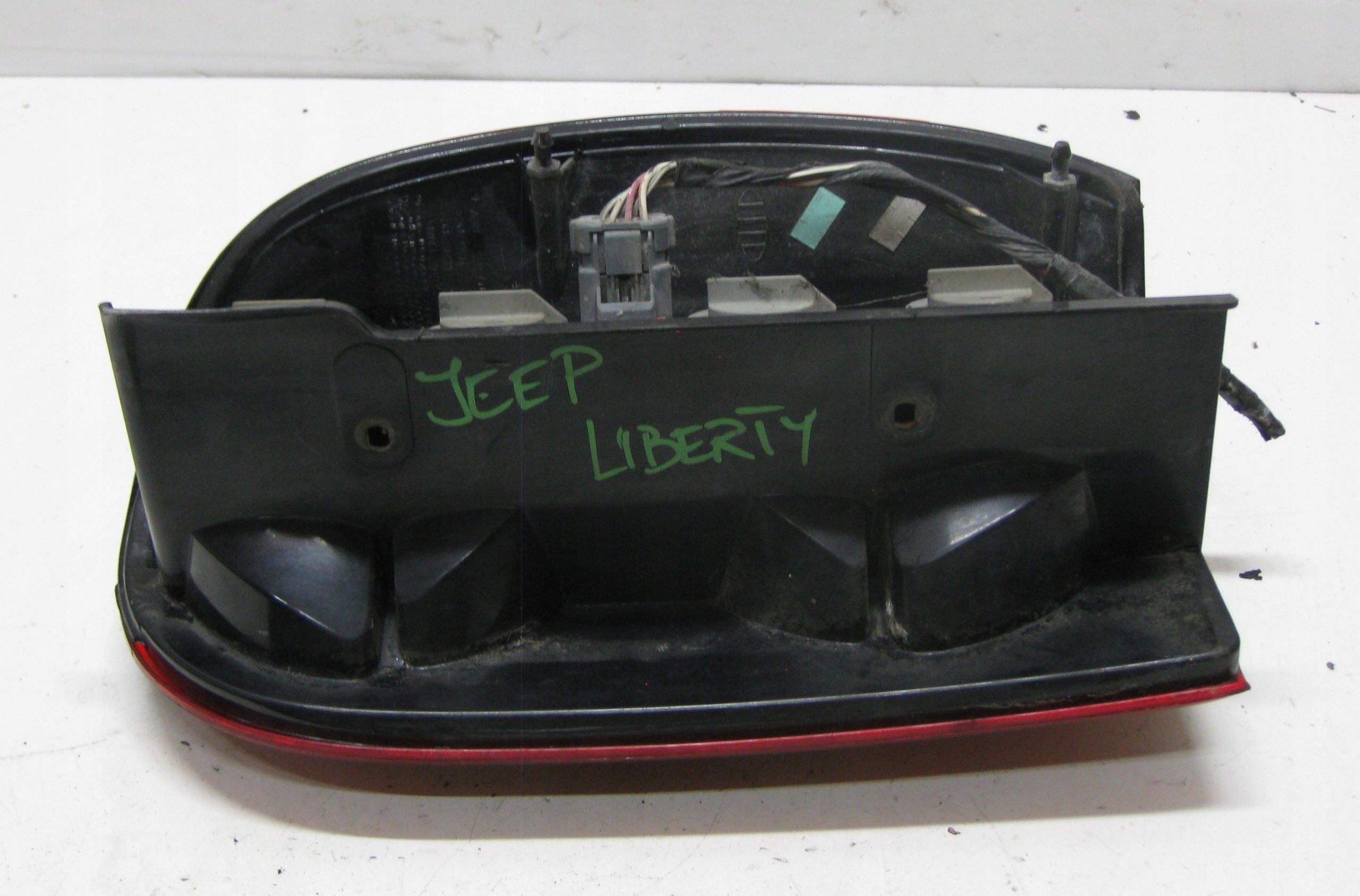 JEEP CHEROKEE LIBERTY KJ 04R REFLEKTOR light rear part left