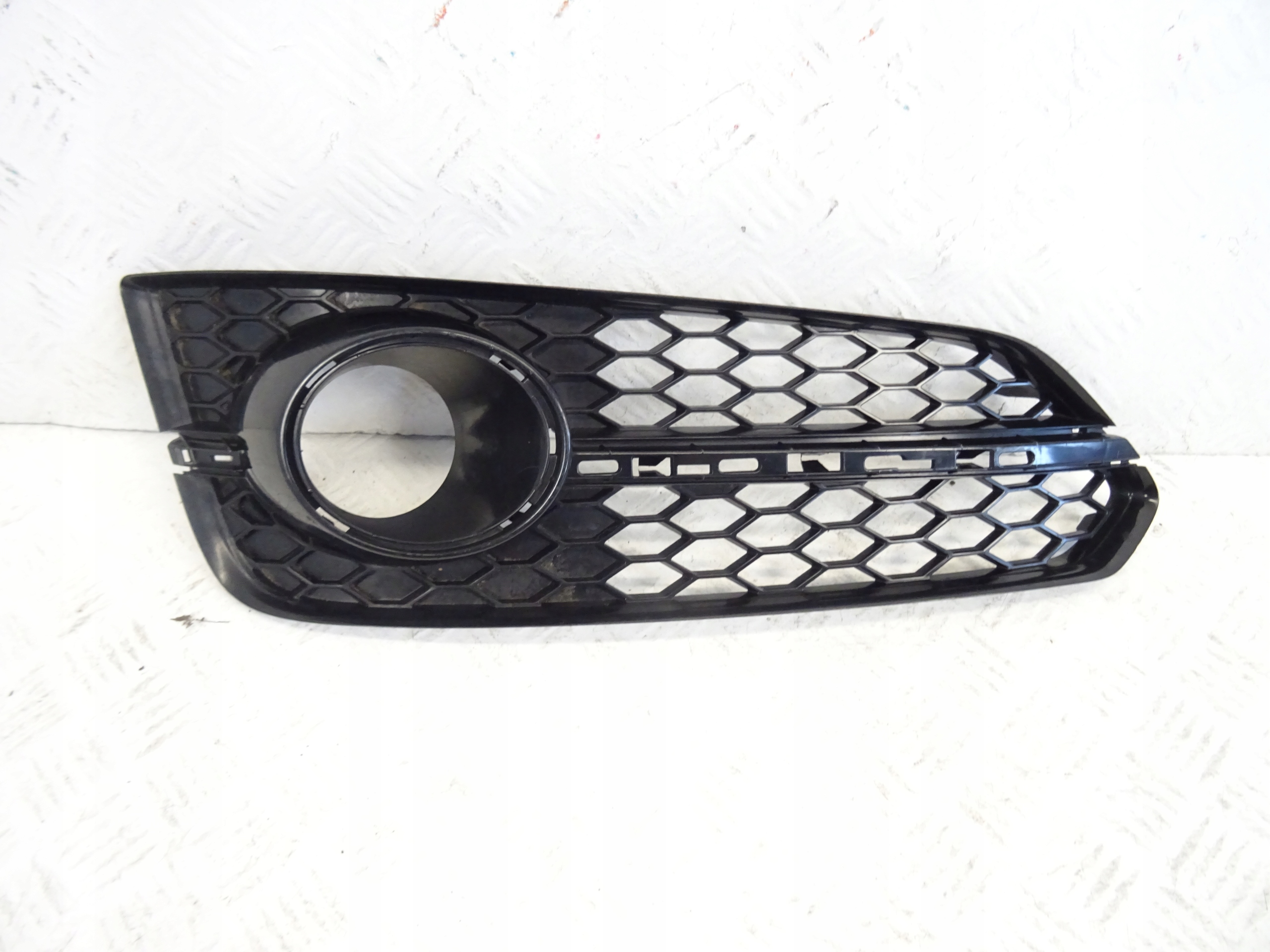 AUDI A8 S8 D4 4H0 LIFT right grid of a bumper front front