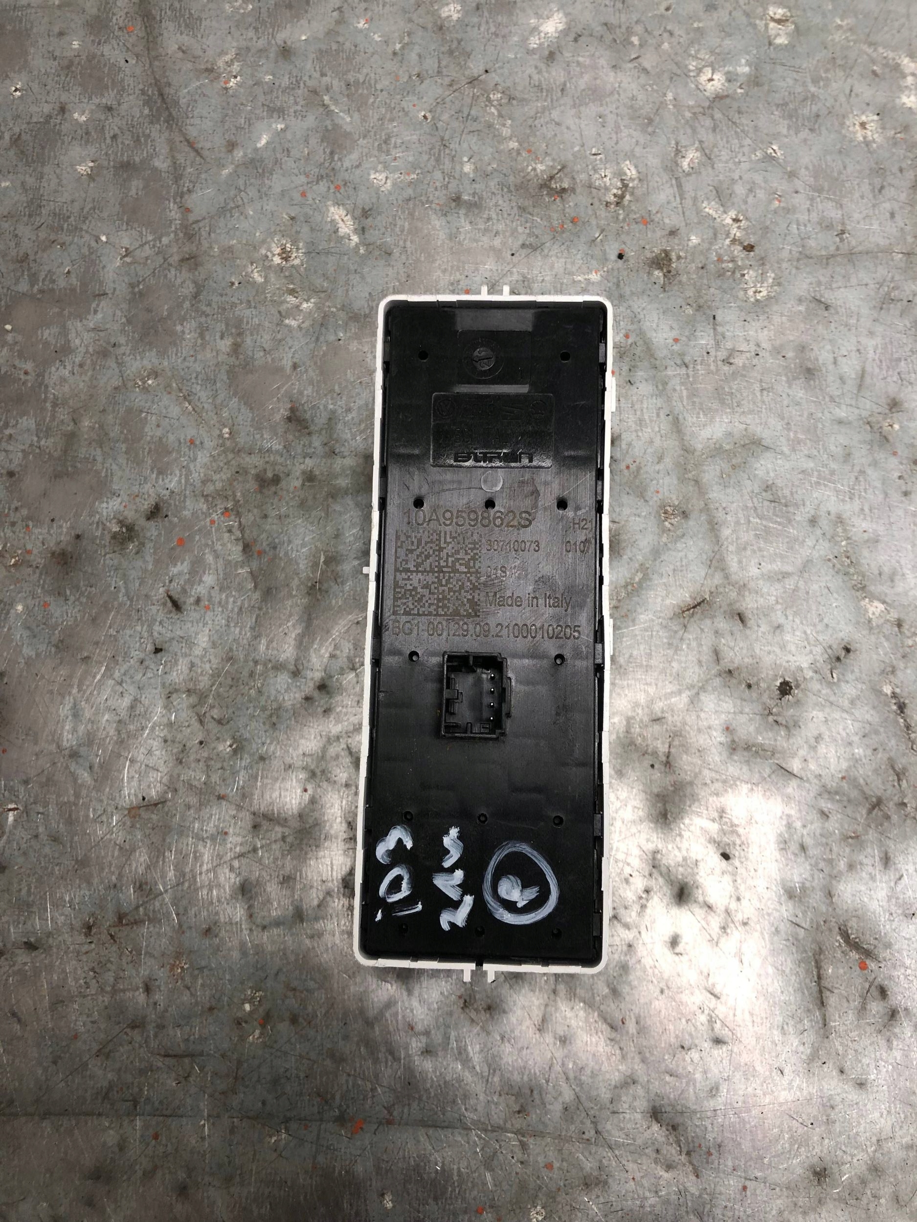 window control switch left front VW ID3 ID.3 10A959862S