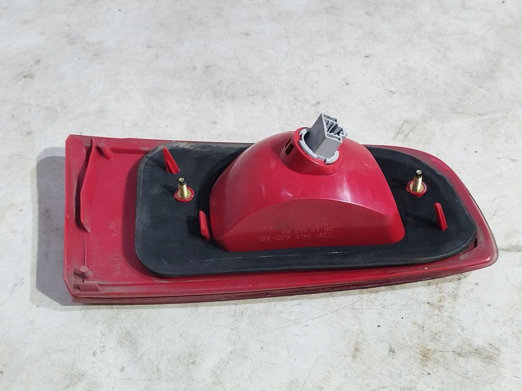 Mazda 2 and light right rear part to the bonnet