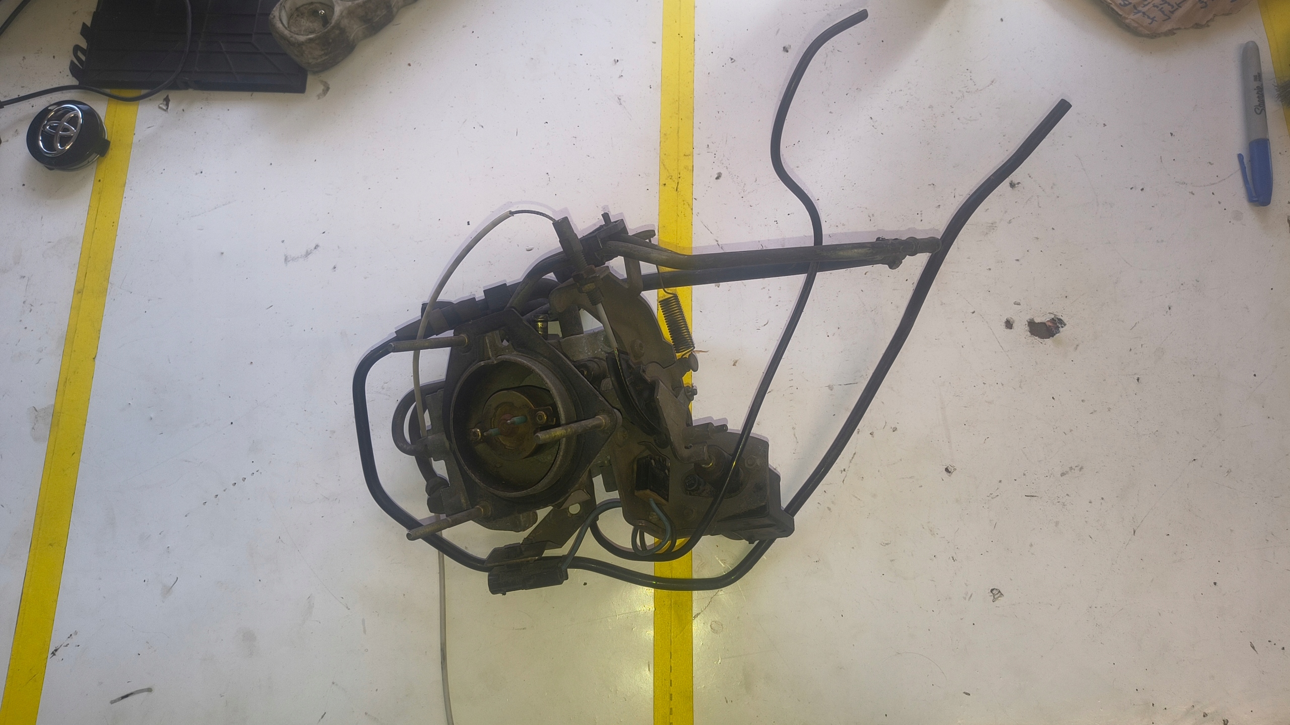 1411/2 GAŹNIK MONOWTRYSK RENAULT CLIO I RENAULT R19 RENAULT R5 1.4 1.7