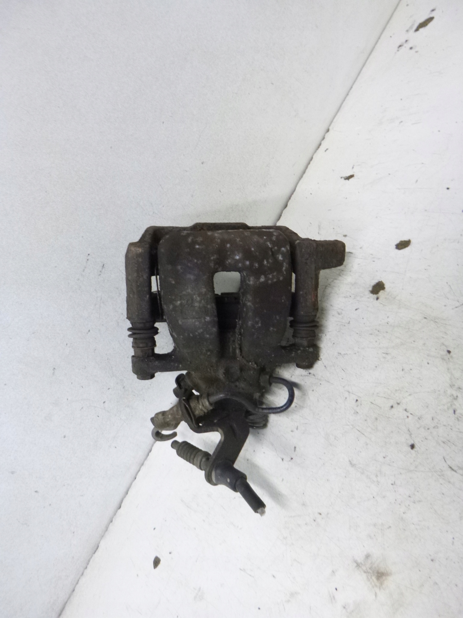 caliper brake rear part left VW Touran and 2.0TDI