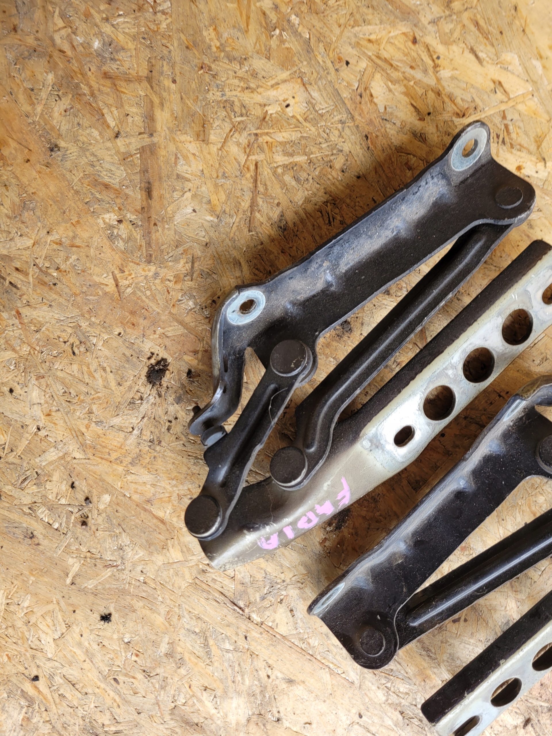 bonnet hinges KOMPLET SKODA FABIA II