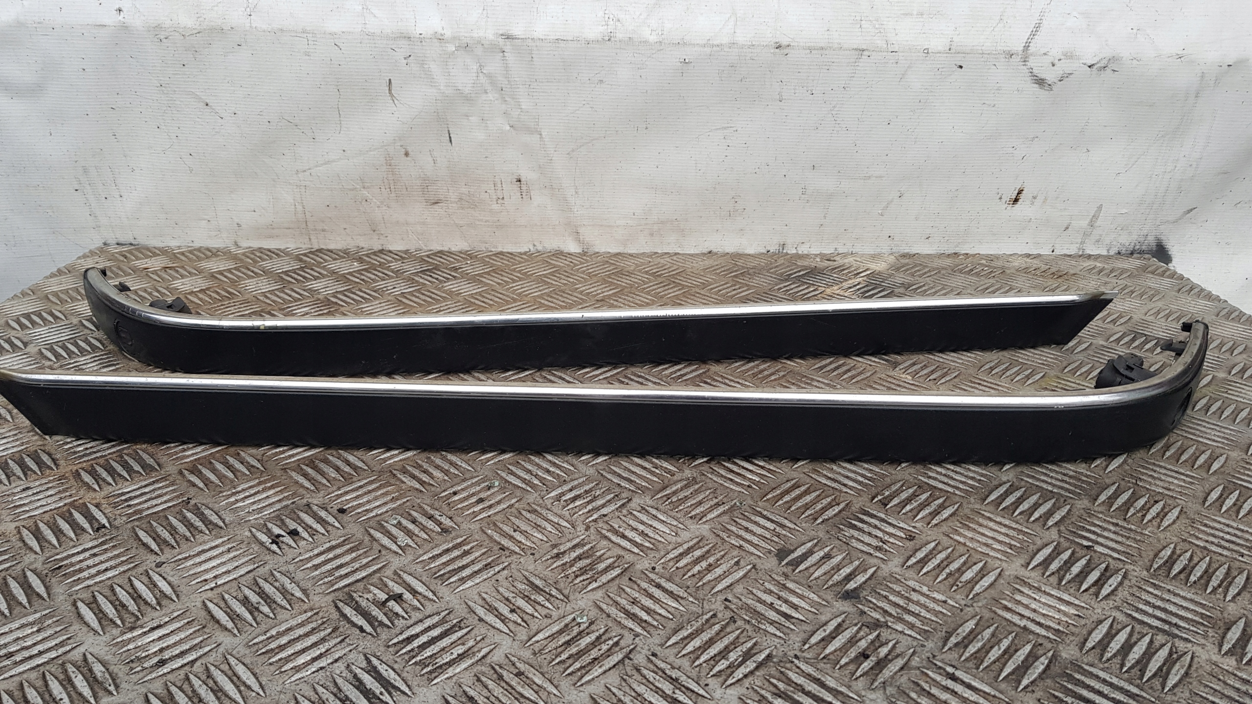 BMW E39 moulding of a bumper TOURING left right PDC