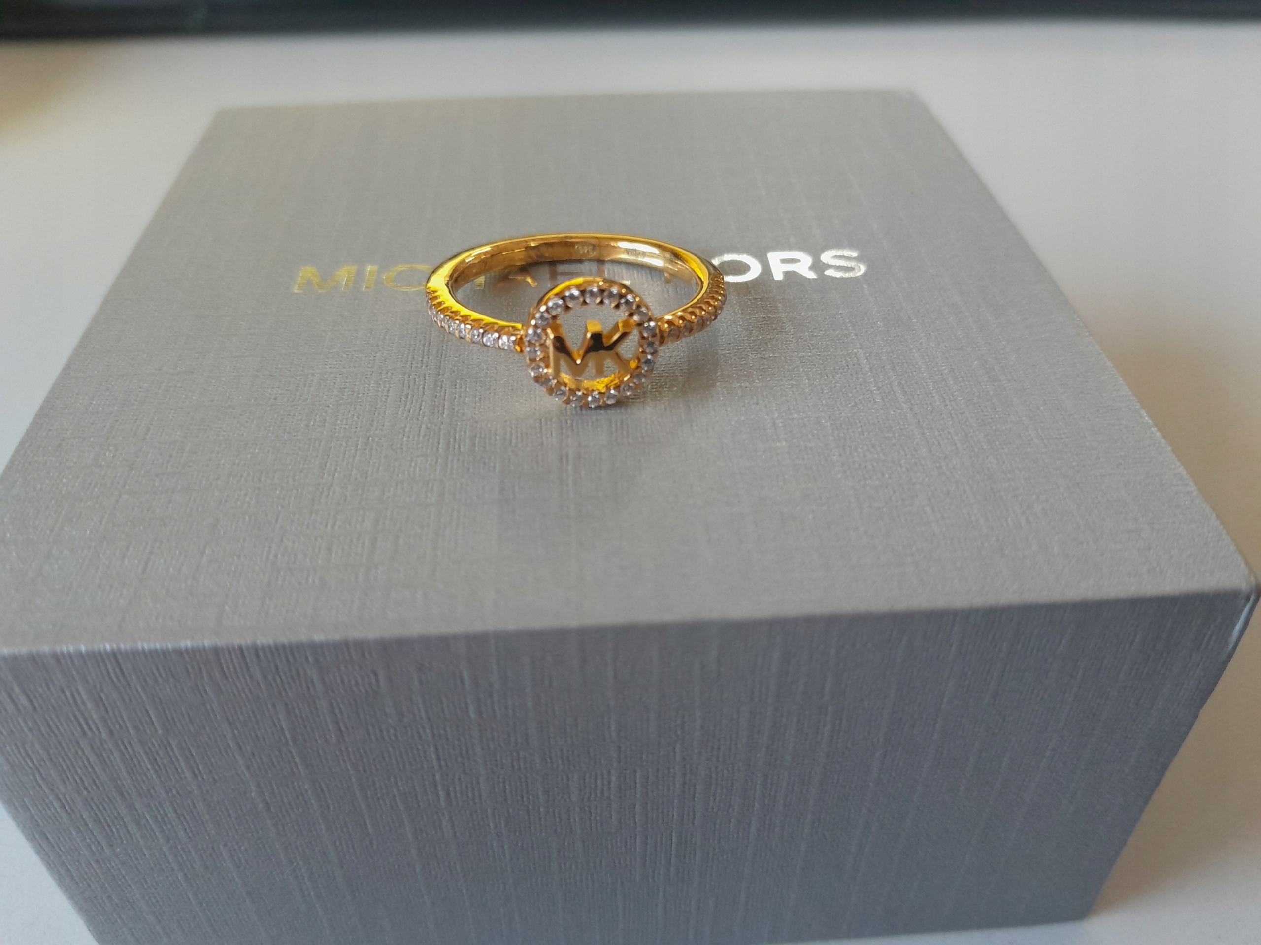 Prstýnek Michael Kors Fashion Gold-Tone Mk