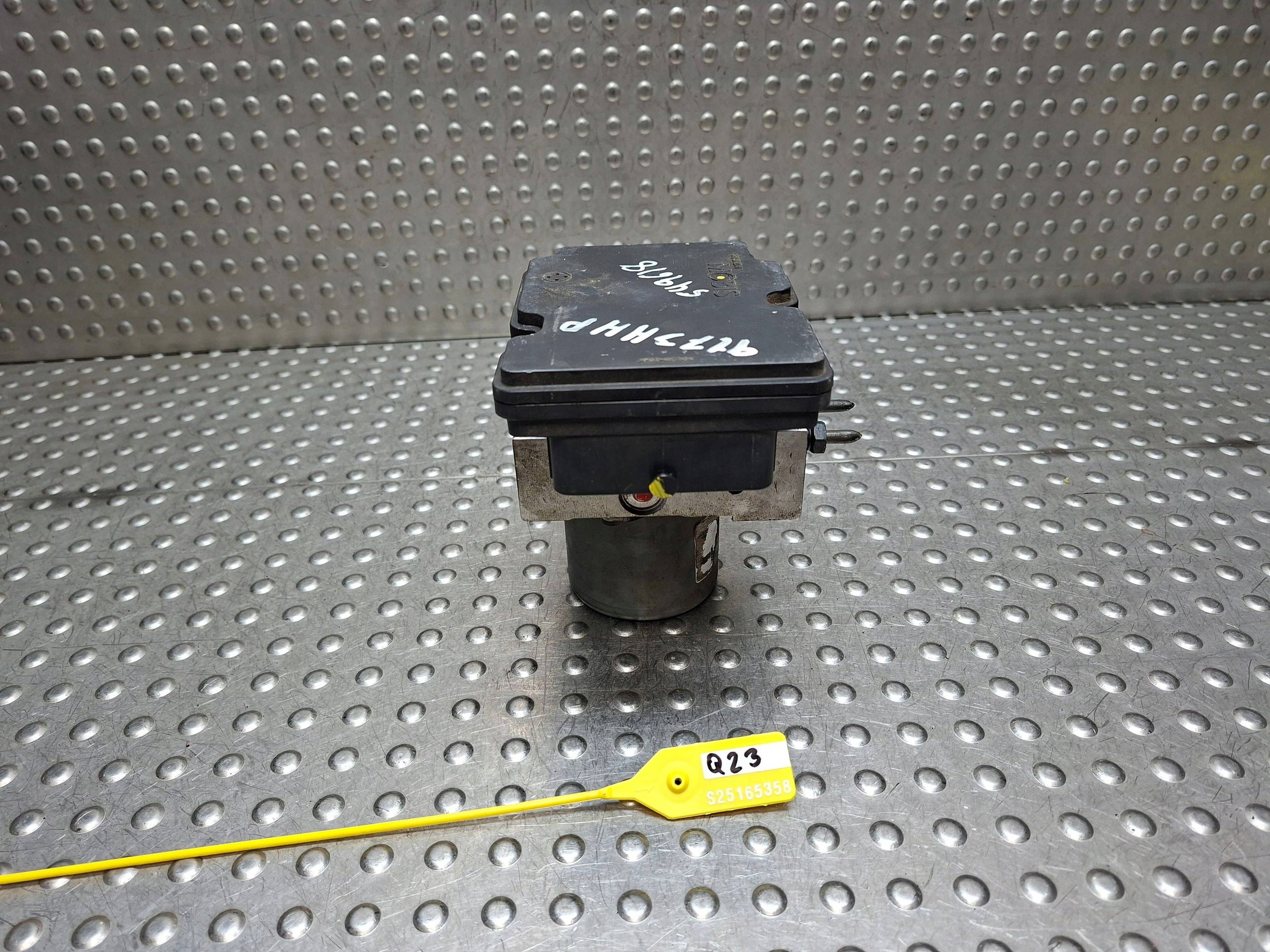 Pompa Centralina ABS KIA CARNIVAL e 98- 58920-4D520 4D589-20800