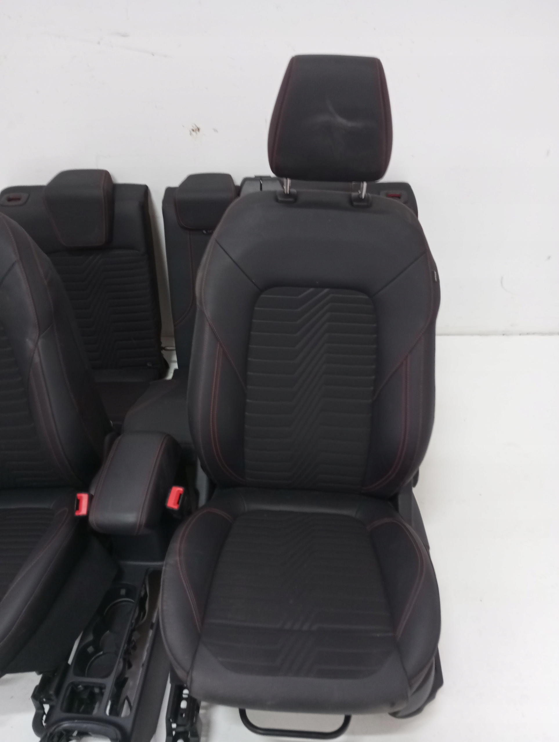 upholstery seats pol leather Ford PUMA II