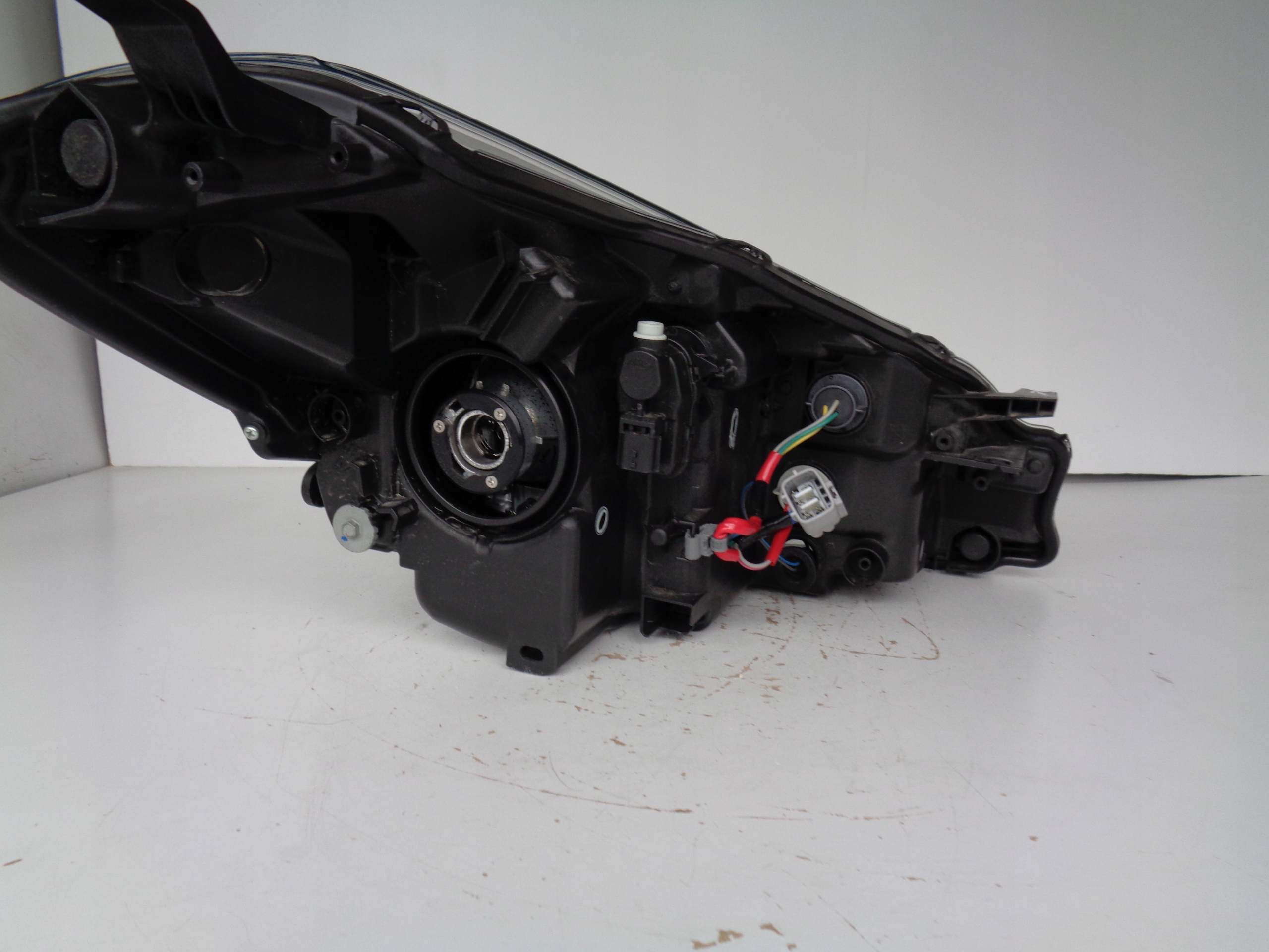 light left REFLEKTOR TOYOTA YARIS III 14- LIFT