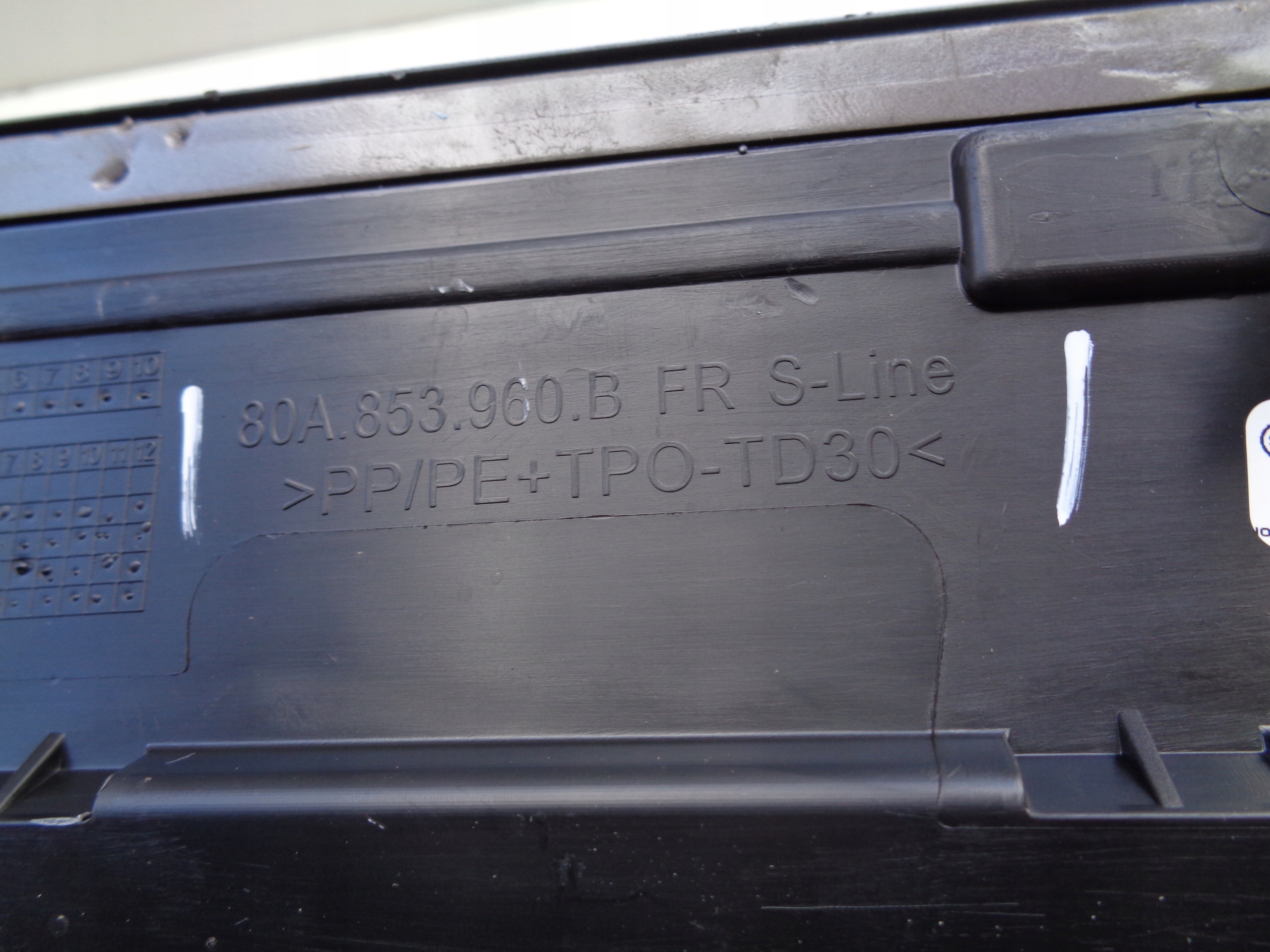 moulding door right front AUDI Q5 II 80A 16- S-LINE