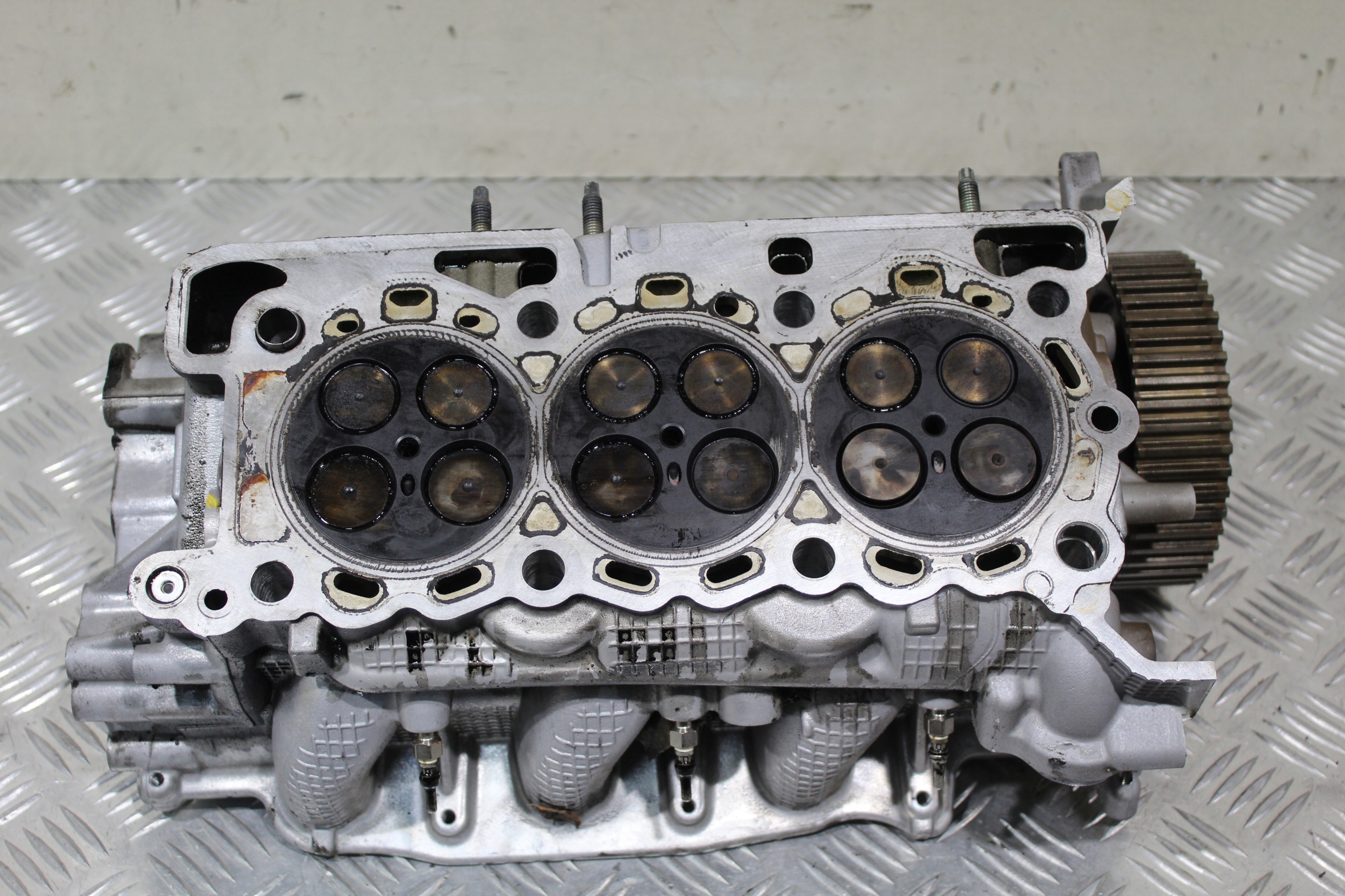 head. valves right RANGE ROVER SPORT II 2 L494