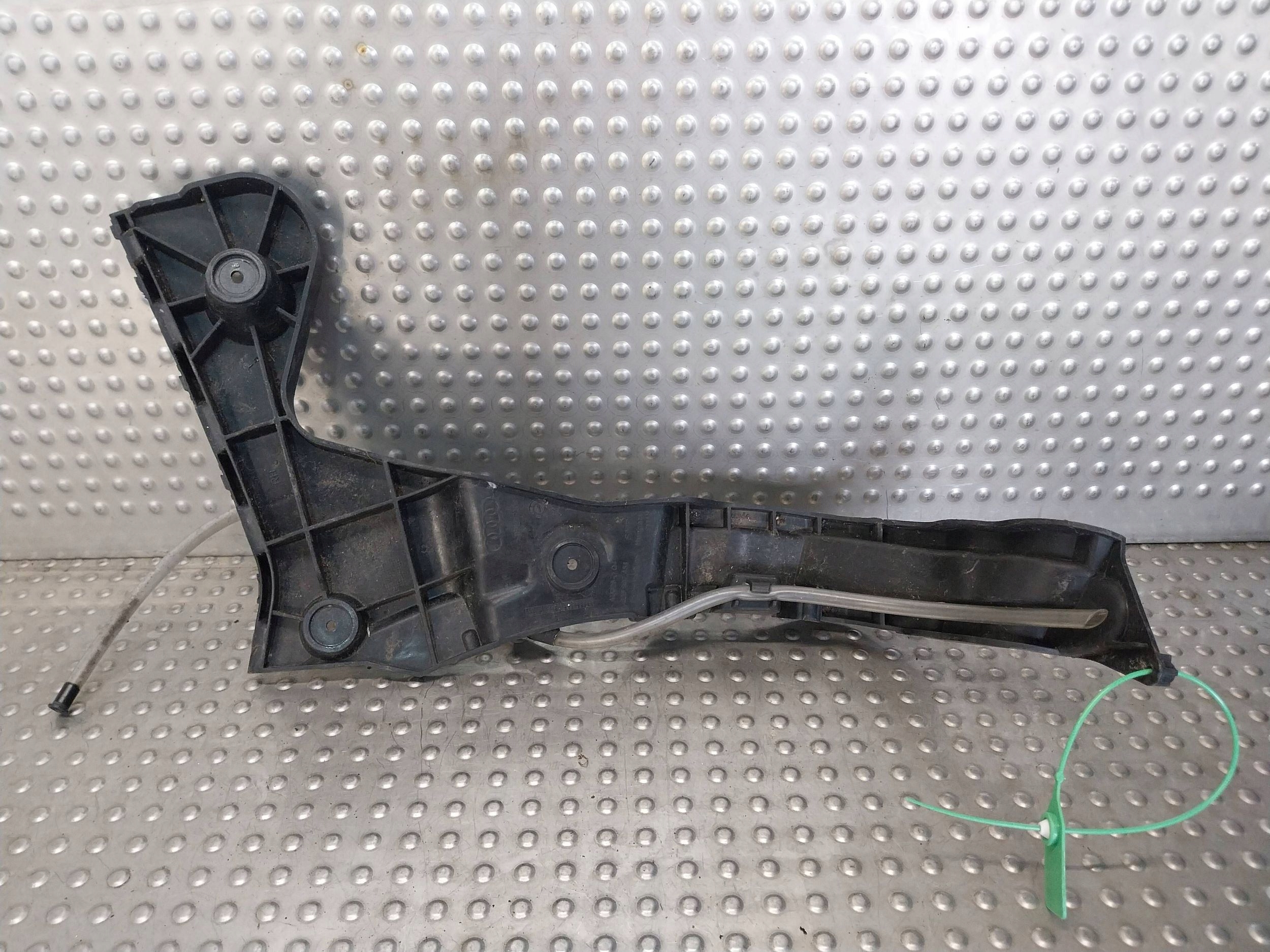 bumper bracket right rear part 83F807454 AUDI Q3 83A SPORTBACK