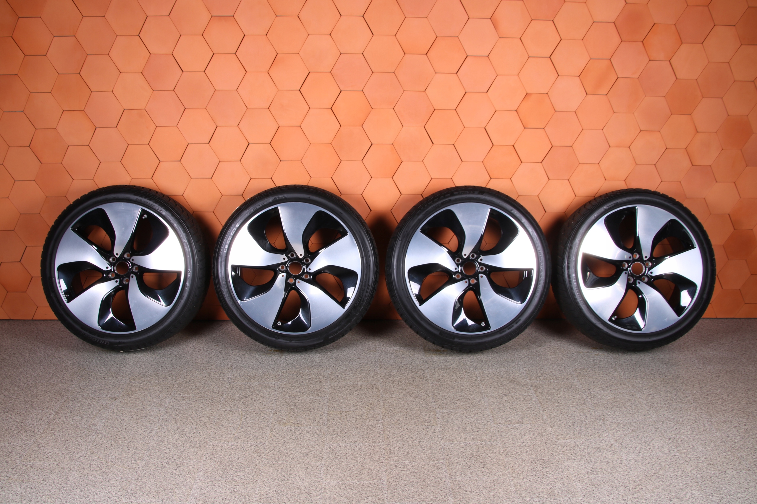 BMW I8 L12 L15 КОЛЕСА ДИСКИ ШИНИ ЗИМНИЕ 20