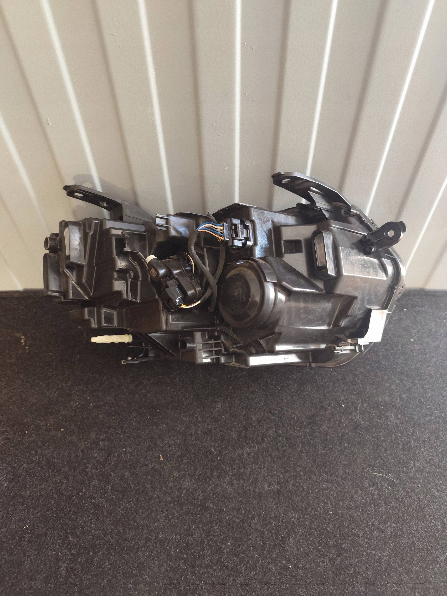 DACIA DUSTER II LIFT light front left FULL LED 260602465R dismantling