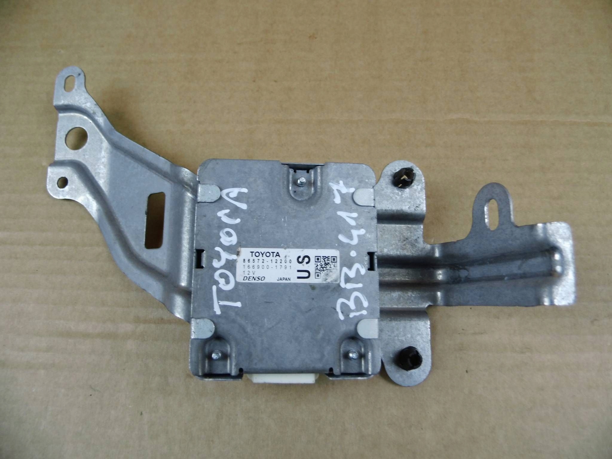 Toyota Corolla XII E21 Suzuki Swace module computer control unit 86572-12200