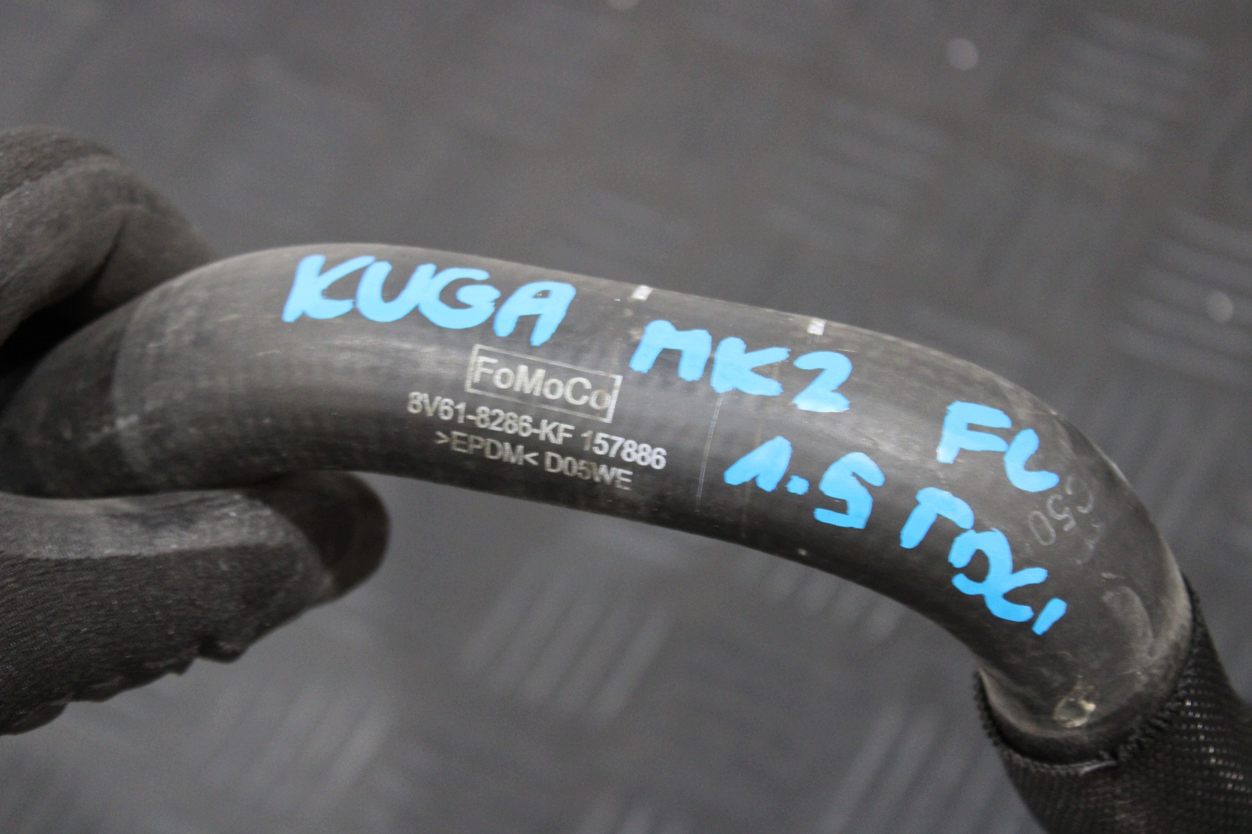 crijevo prijenos vode 8V61-8286-KF FORD KUGA MK2 LIFT