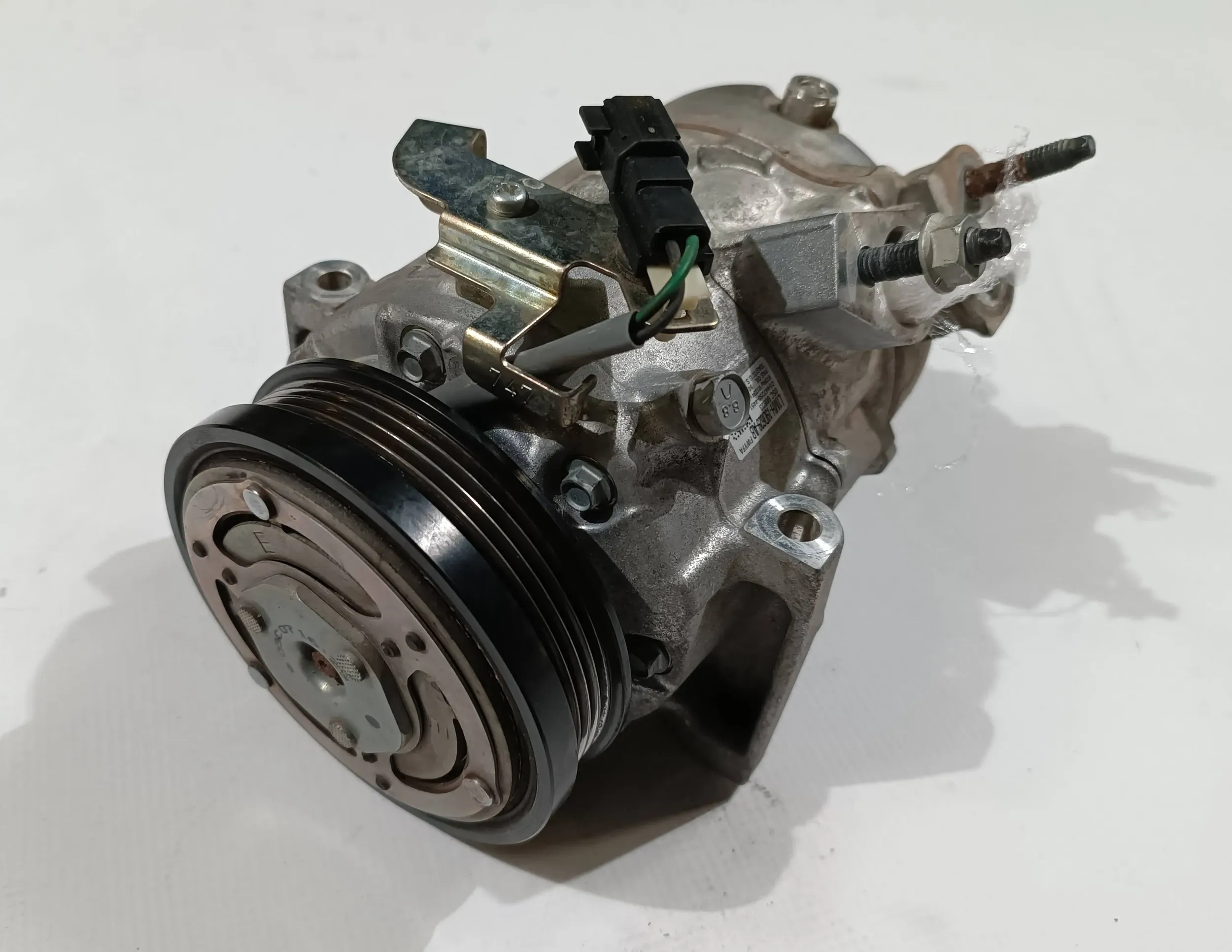 compressor compressor; of the air conditioning Ford Explorer VI 2.3 2020