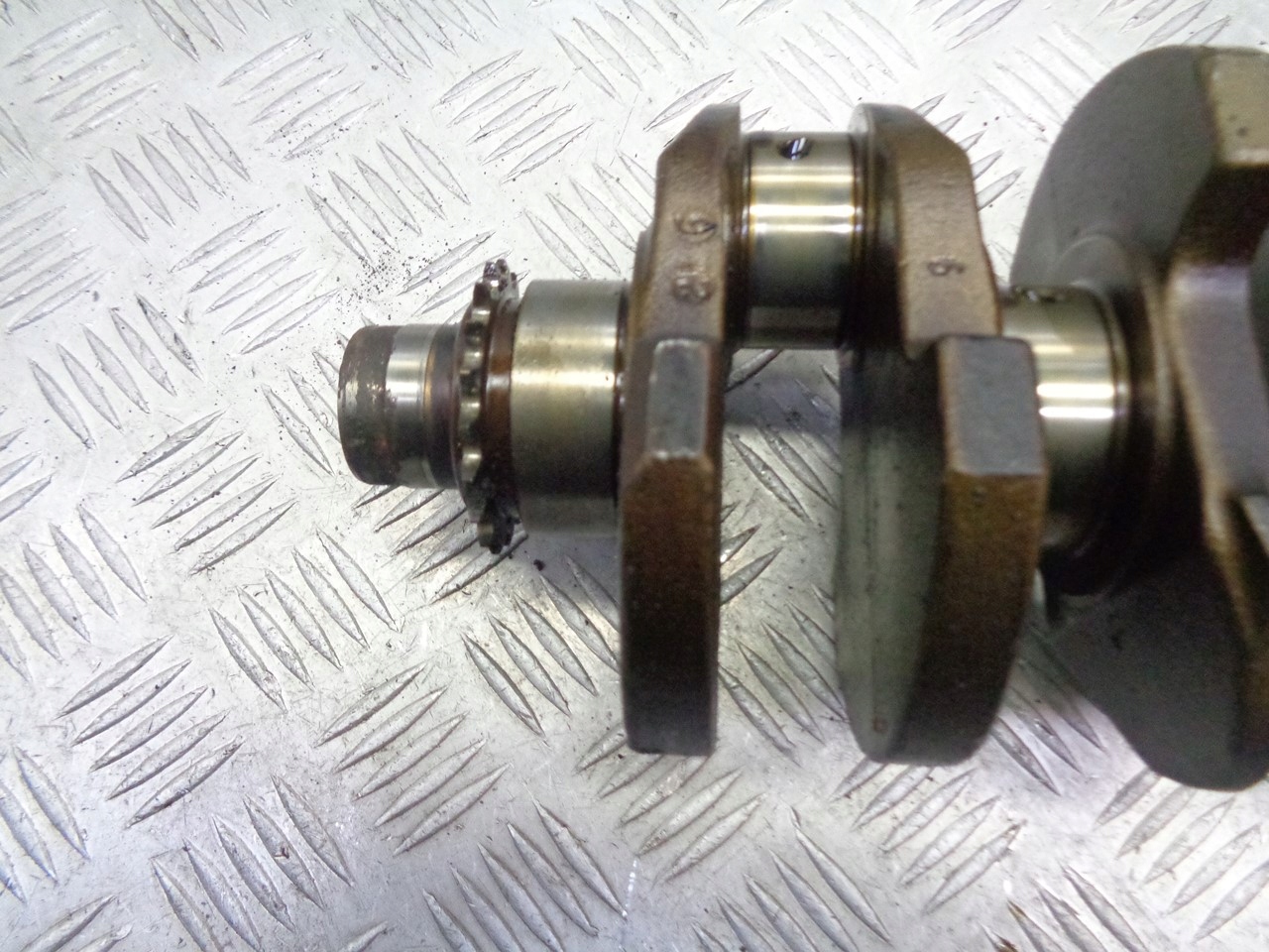 WAŁ KORBOWY AUDI A4 B6 2.5 TDI Producent części Audi