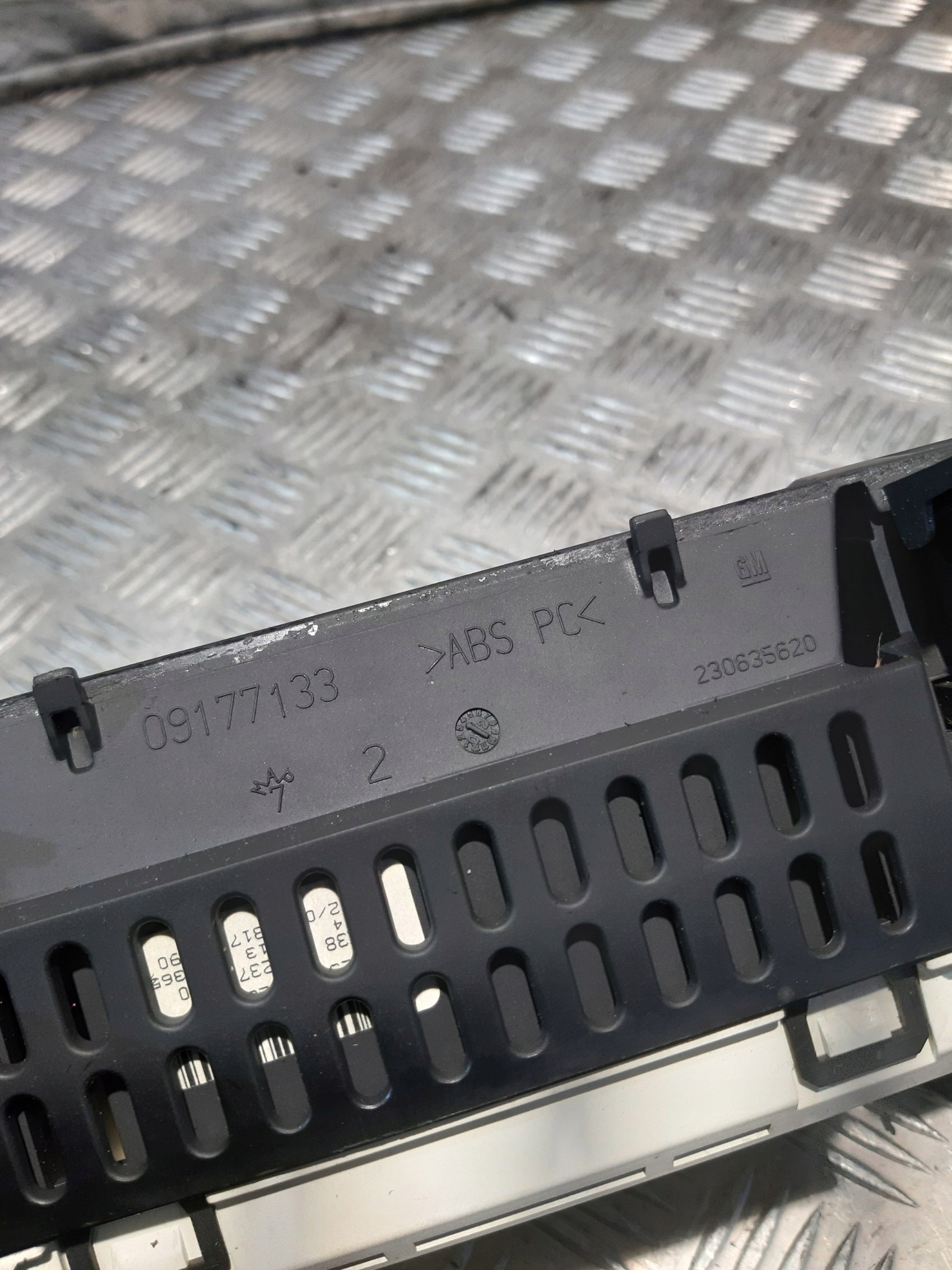grid air conditioning devices central display 09177133 OPEL VECTRA C