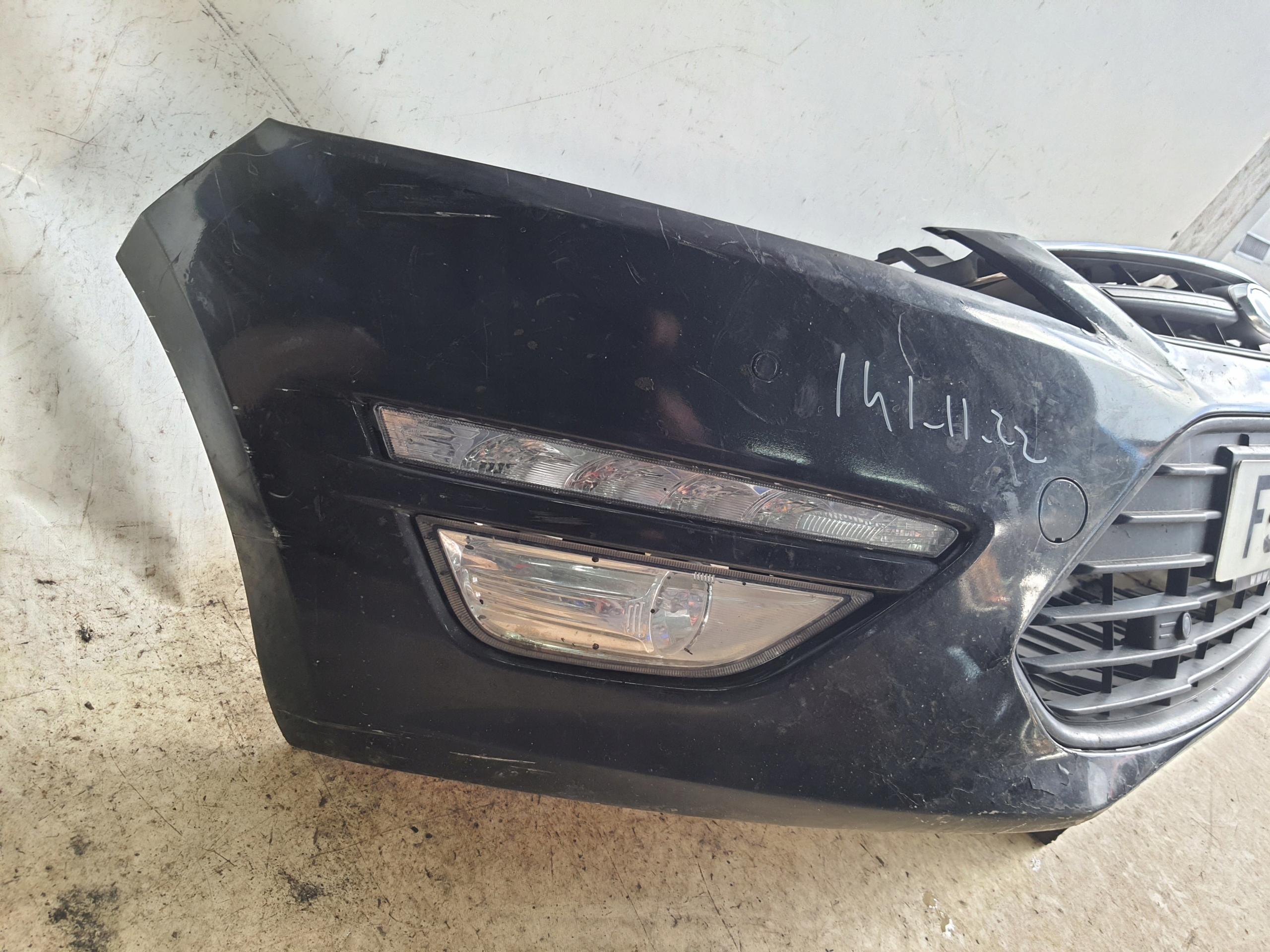 FORD MONDEO MK4 LIFT 10-14 bumper PDC + LED