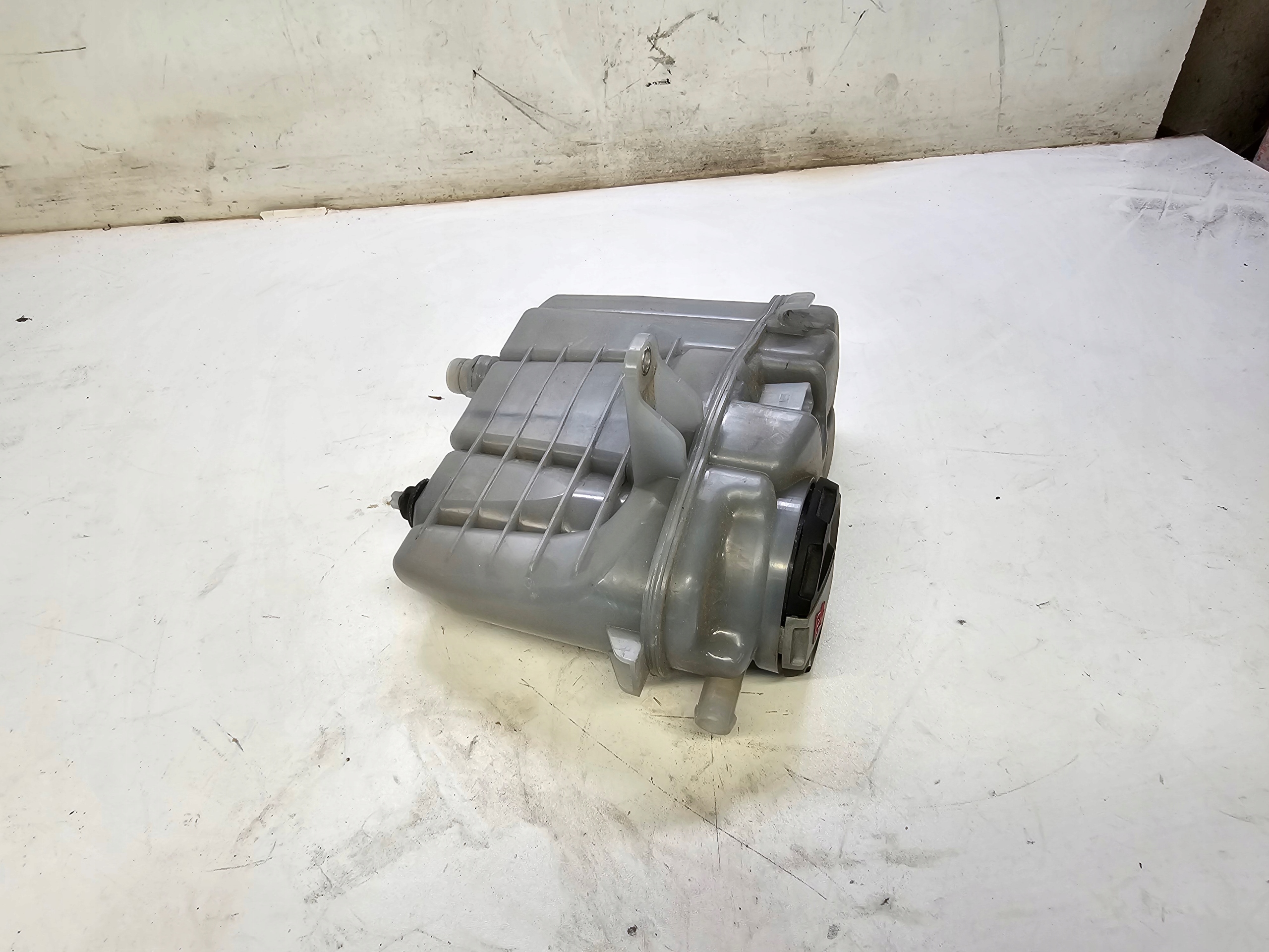 RÉSERVOIR EAU AUDI A6 C8 4K 4K0121405K
