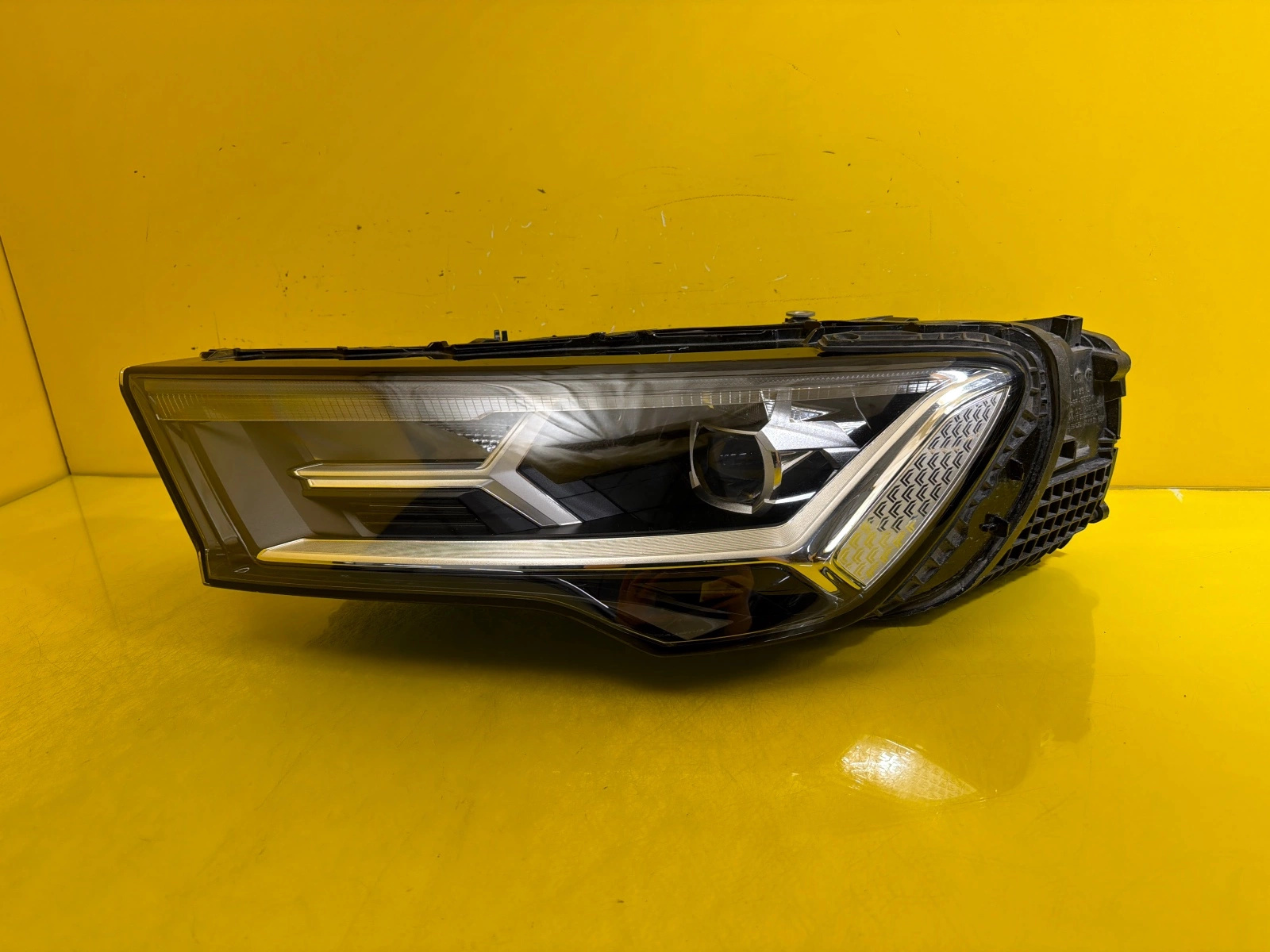 light left front Audi Q7 4M Lift Full Led 4M0941011C