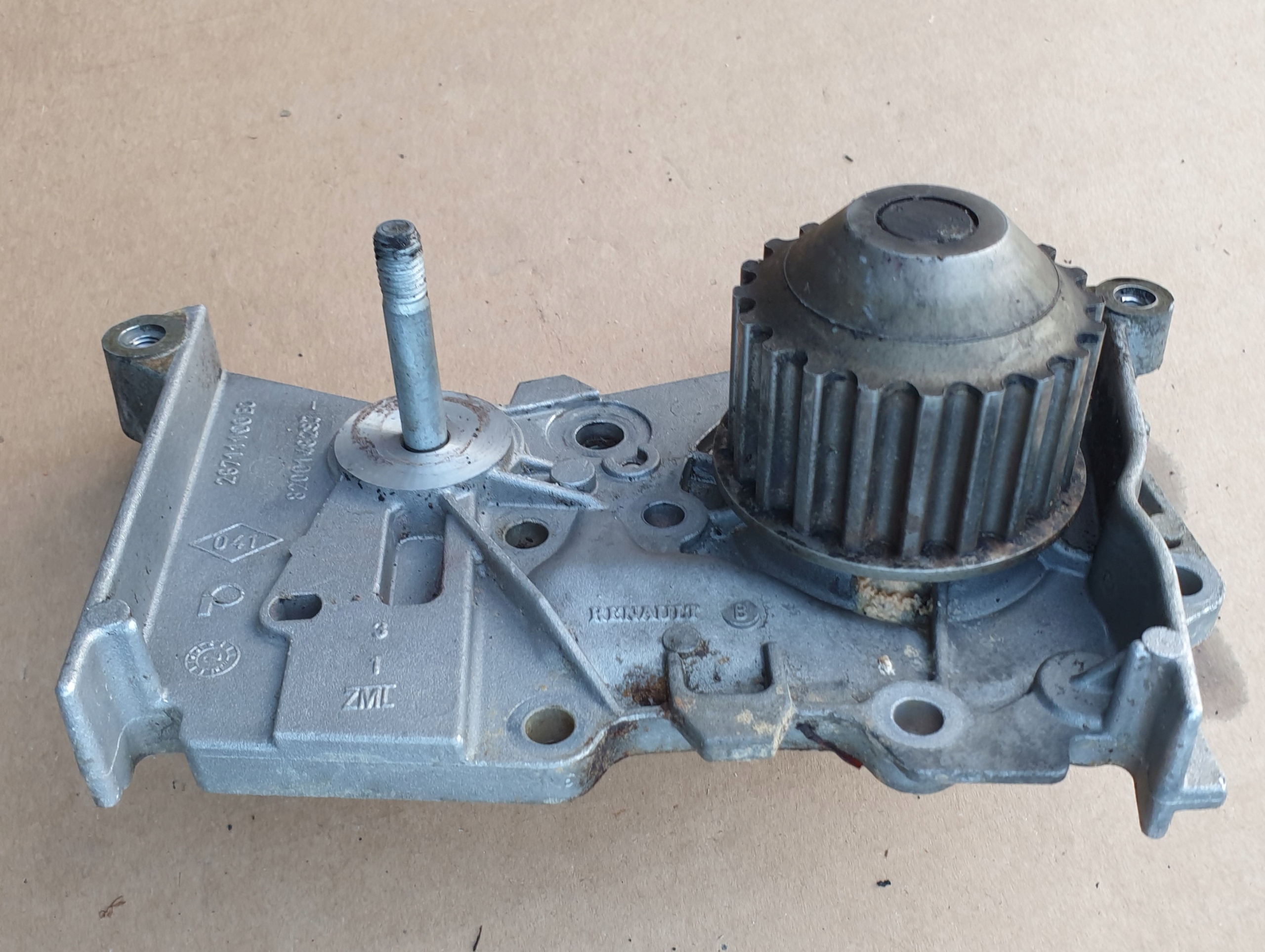 water pump RENAULT MEGANE SCENIC and CLIO KANGOO OE