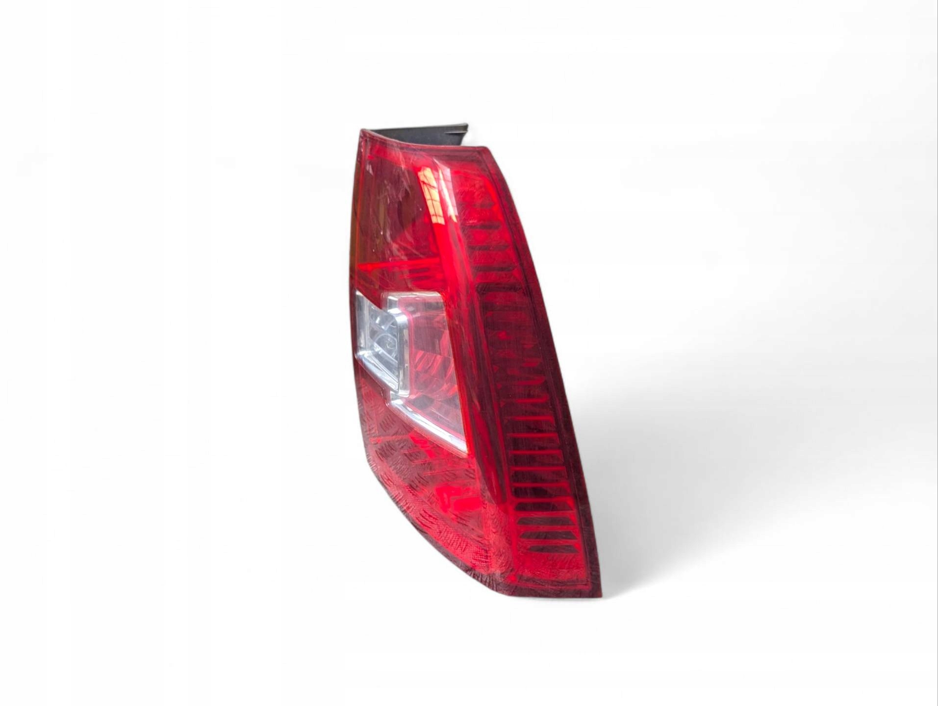 light rear right side Kia Sportage 2 facelift JE 2010 92402-03000