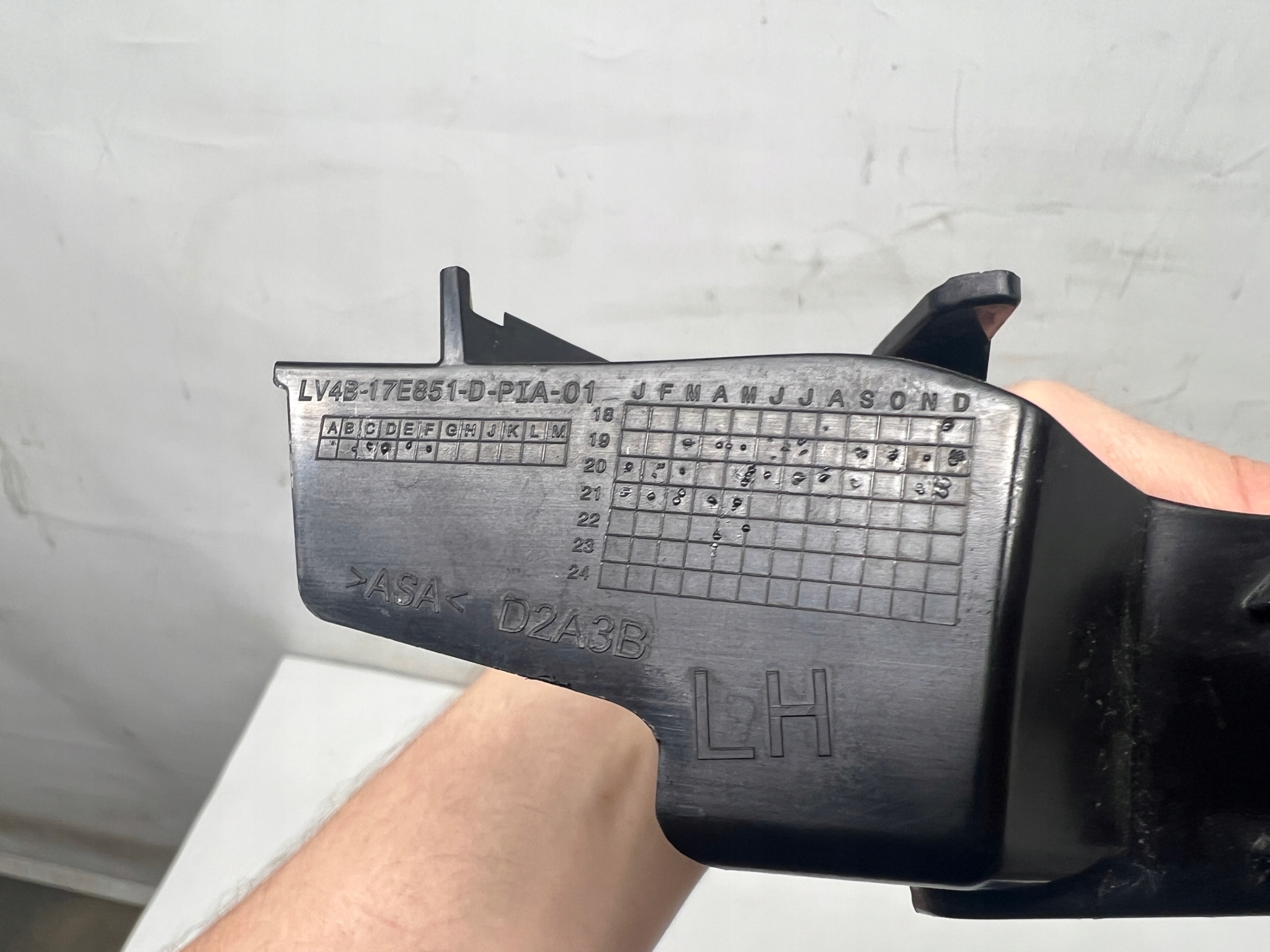 Ford Kuga MK3 bumper bracket left rear part LV4B-17E851-D